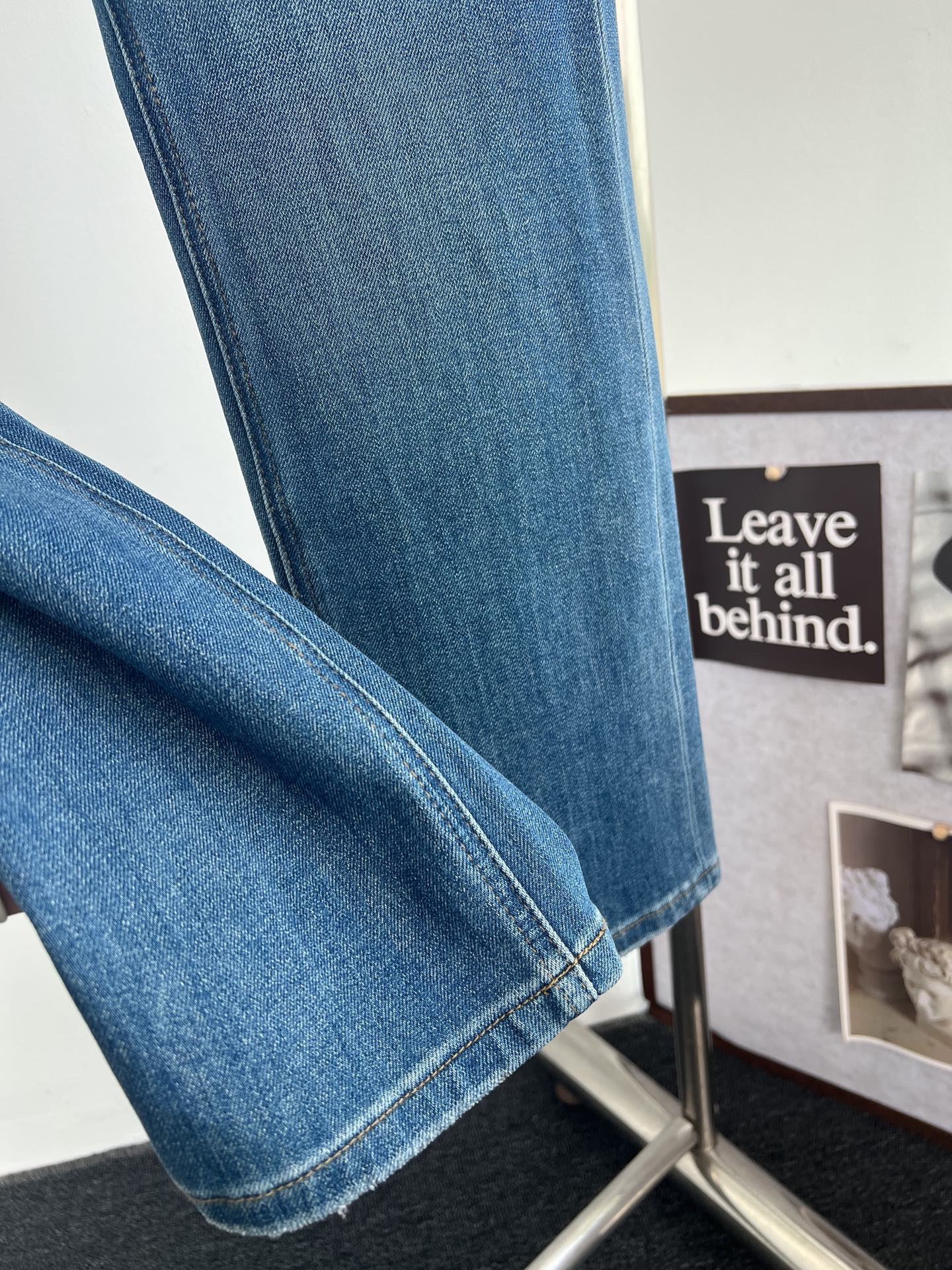 High-Waisted Straight-Leg Trousers with Logo Detail 4 i1757752324200 4849 0 2