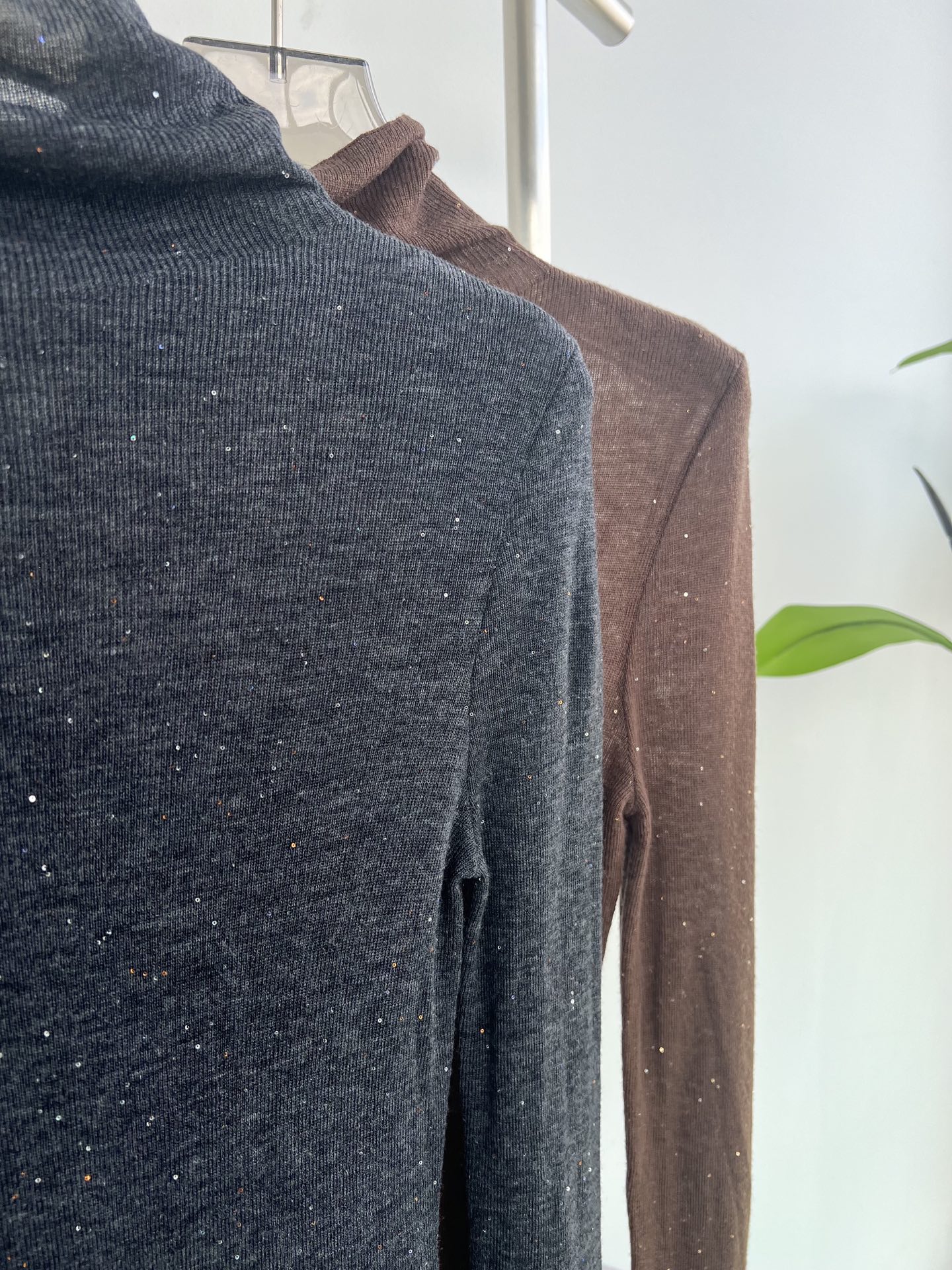 Sparkling Cashmere Top: Lightweight, Delicate, and Elegant for Autumn 10 i1757752603721 182 0 8