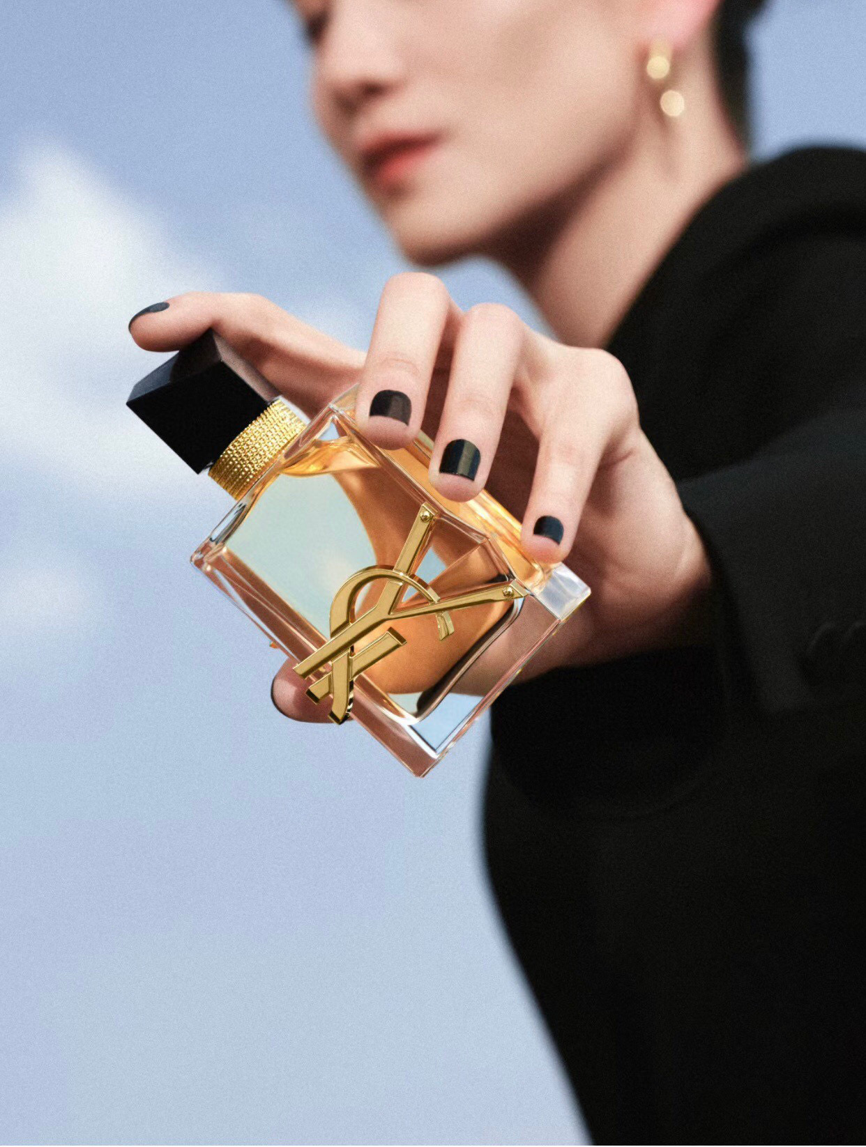 Van Cleef & Arpels Haute Couture Haute Couture Ready-to-Wear Clothing 2