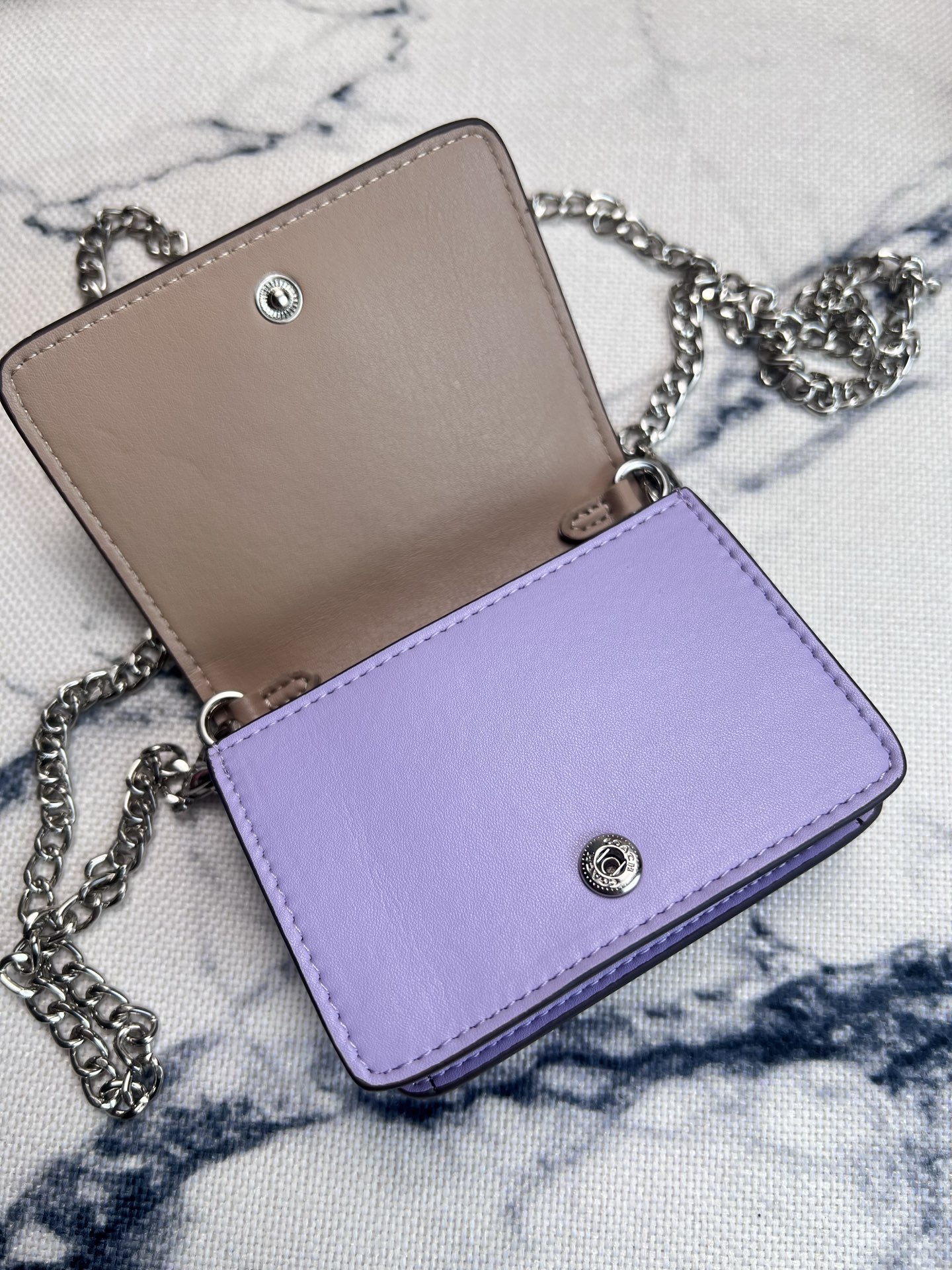 Coach COACH蔻驰 CAL70花卉印花短款斜挎钱包零钱包 按扣开合折叠每一款都正中老阿姨的少女心