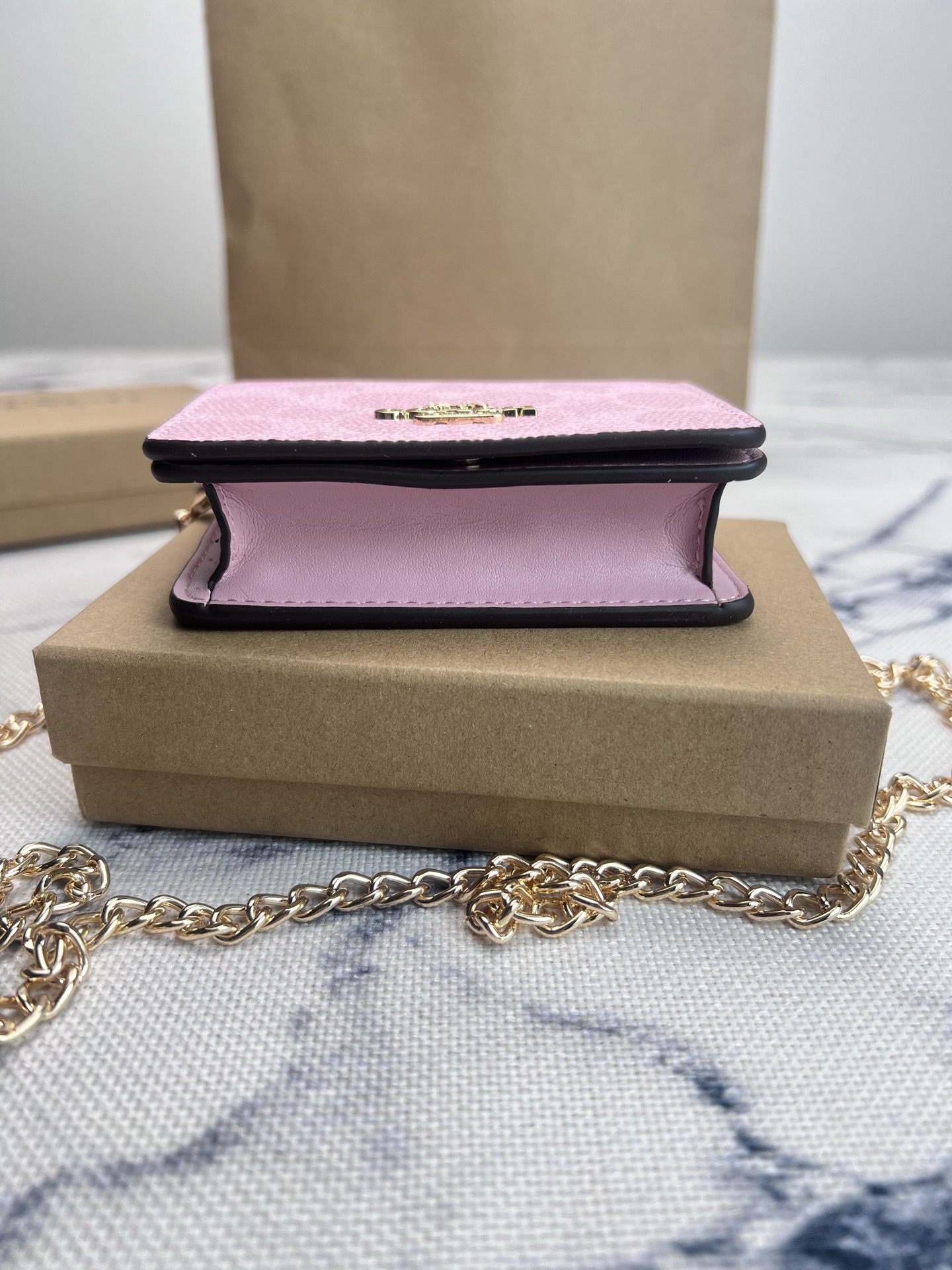 Coach COACH蔻驰 C6650樱花粉老花短款斜挎钱包零钱包 按扣开合折叠每一款都正中老阿姨的少女心