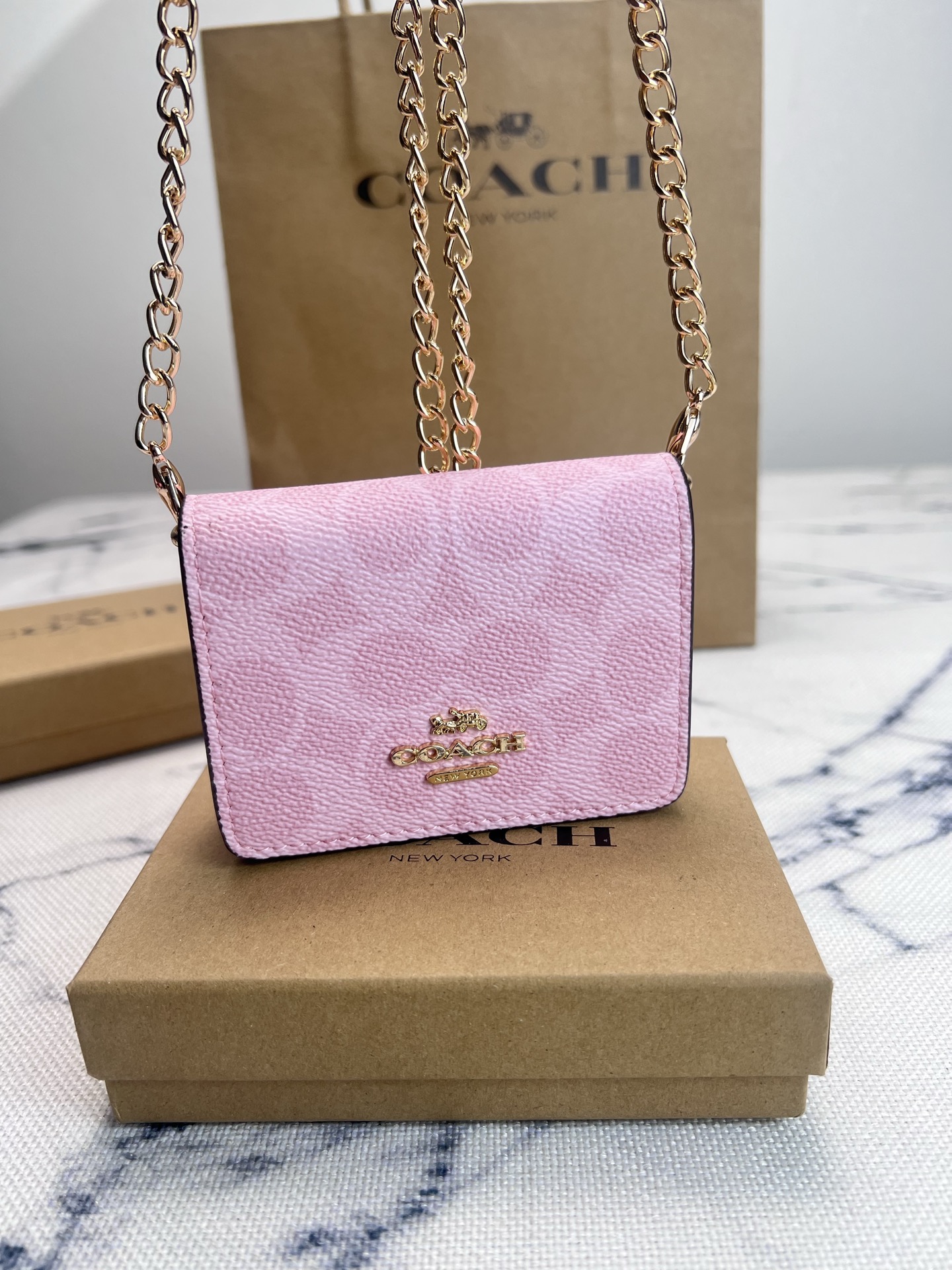 Coach COACH蔻驰 C6650樱花粉老花短款斜挎钱包零钱包 按扣开合折叠每一款都正中老阿姨的少女心