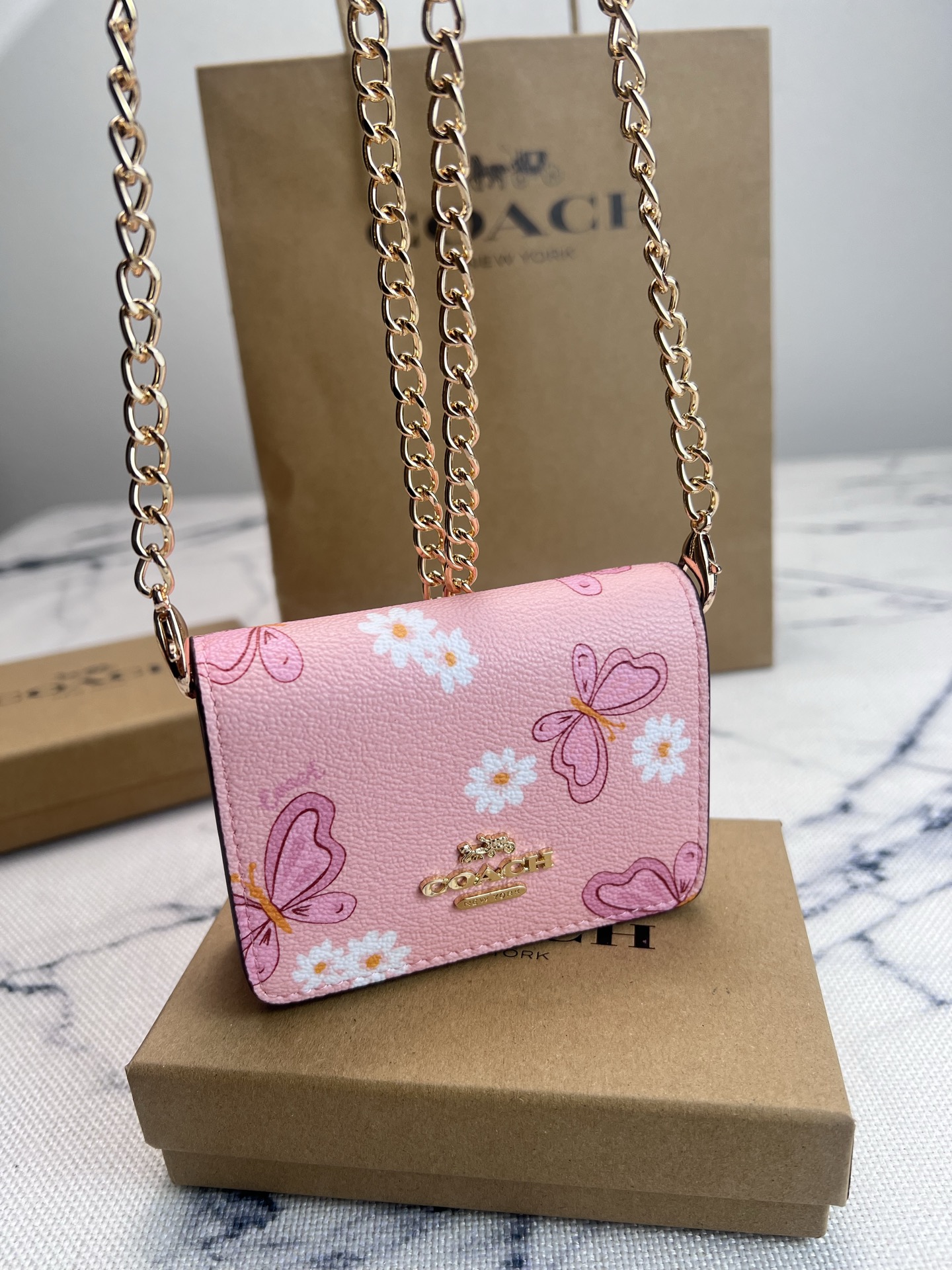 Coach COACH蔻驰 CH254可爱蝴蝶印花短款斜挎钱包零钱包 按扣开合折叠每一款都正中老阿姨的少女心