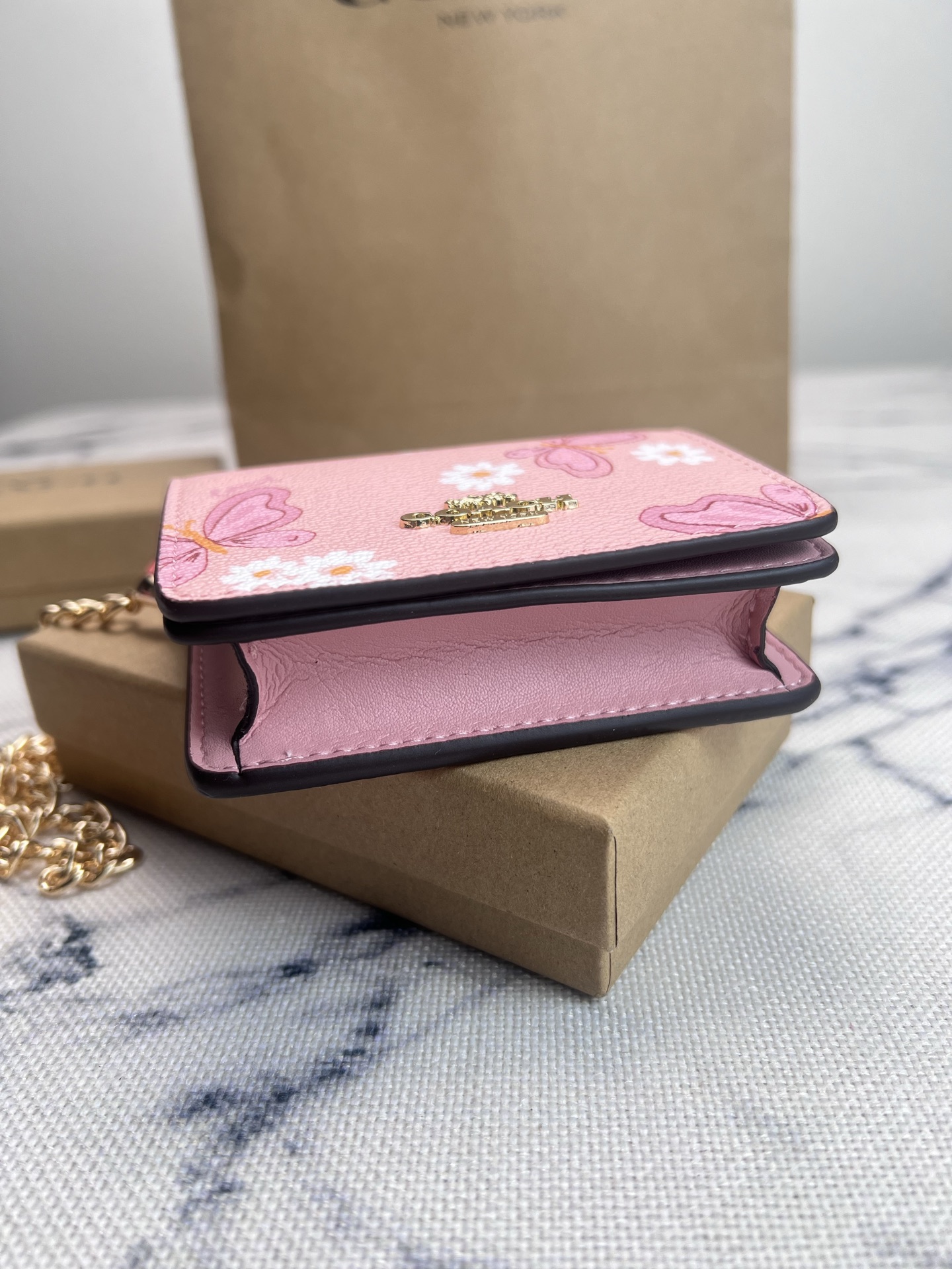 Coach COACH蔻驰 CH254可爱蝴蝶印花短款斜挎钱包零钱包 按扣开合折叠每一款都正中老阿姨的少女心