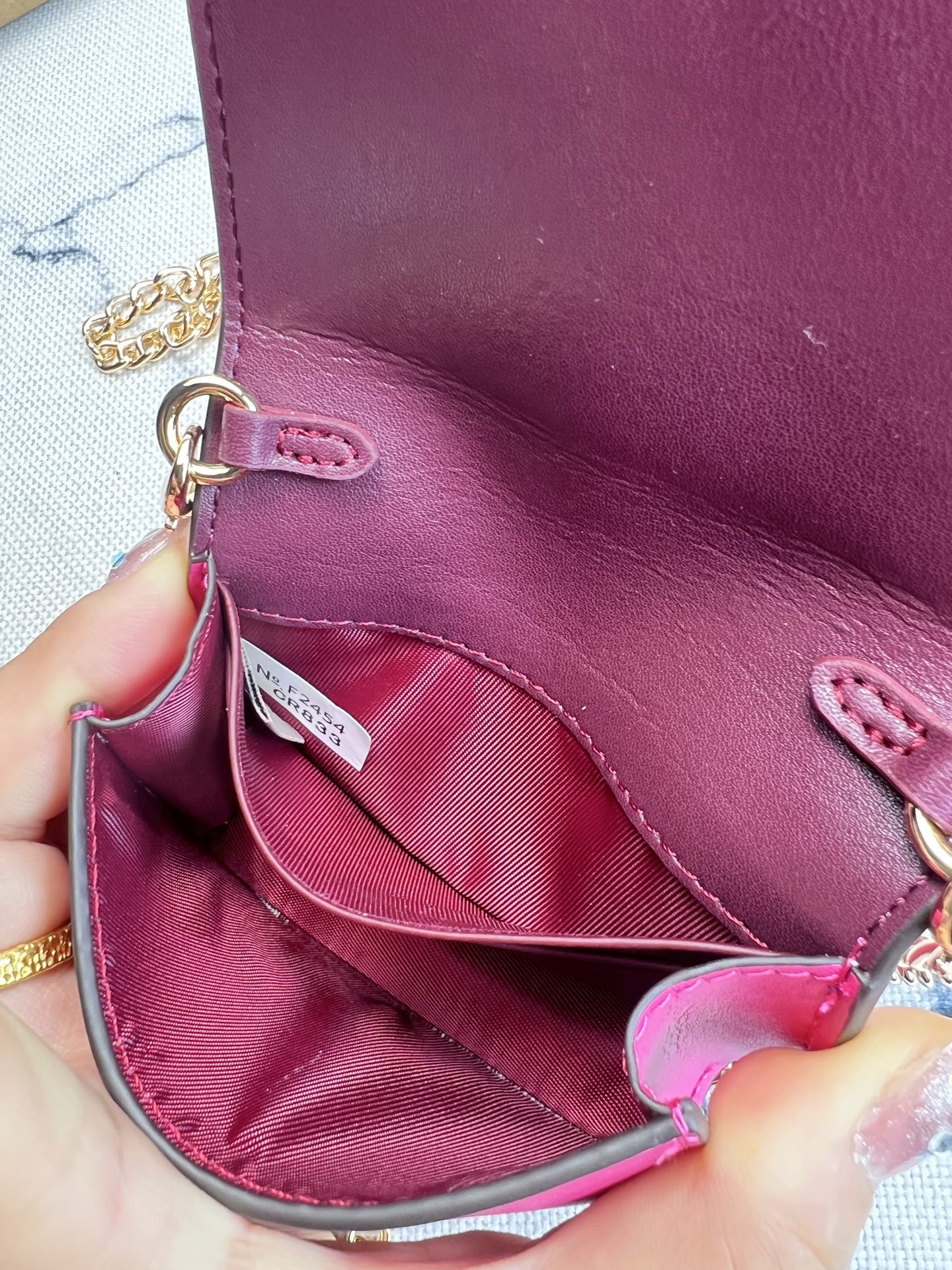 Coach COACH蔻驰 CR833樱桃 按扣开合折叠每一款都正中老阿姨的少女心 不会夸张的包包
