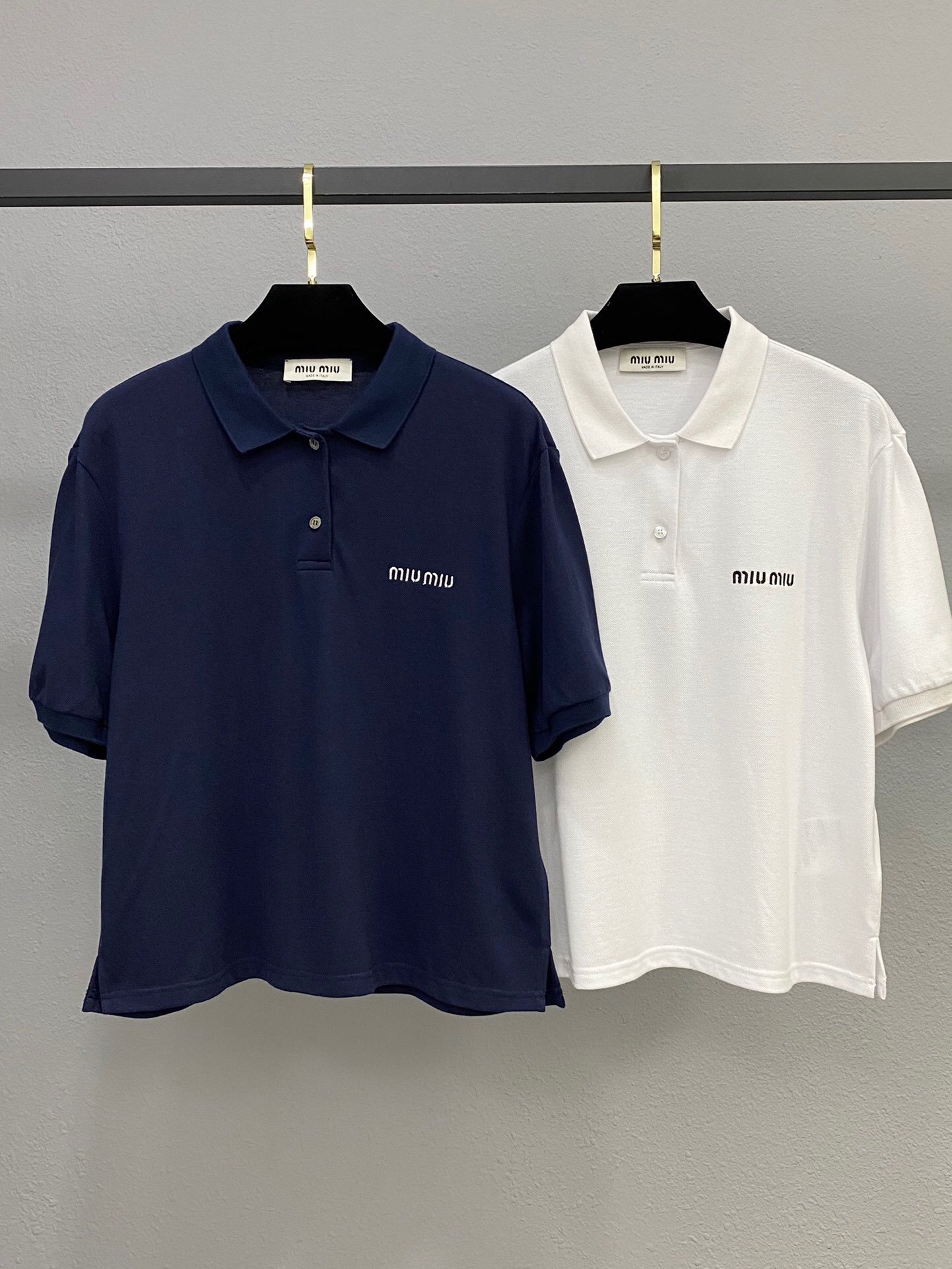 独家首发高端原单品质Miu*iu24/新款polo短袖衫可叠穿的办公室时髦打工人色系自带缪法复古感定染的