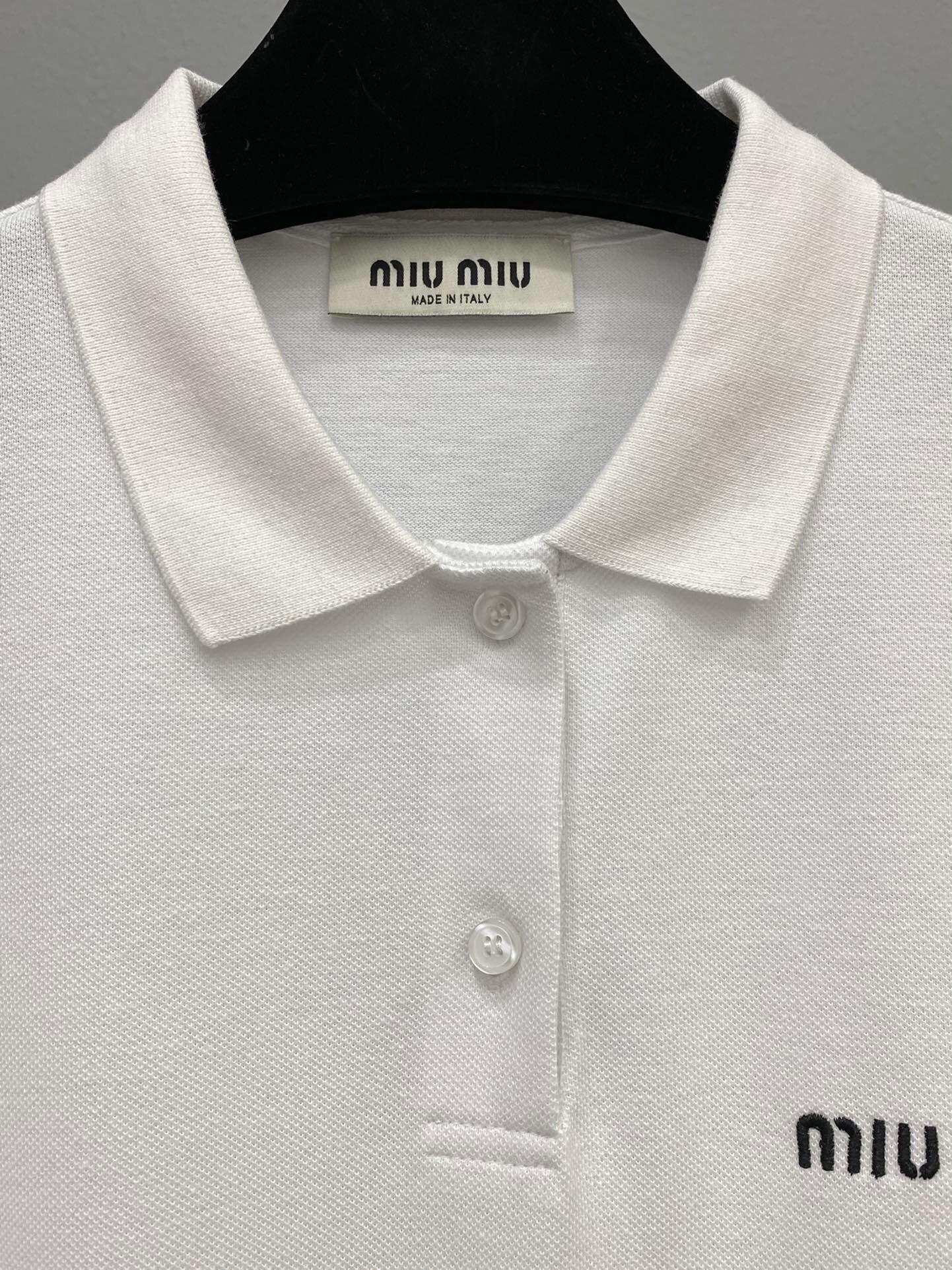 独家首发高端原单品质Miu*iu24/新款polo短袖衫可叠穿的办公室时髦打工人色系自带缪法复古感定染的
