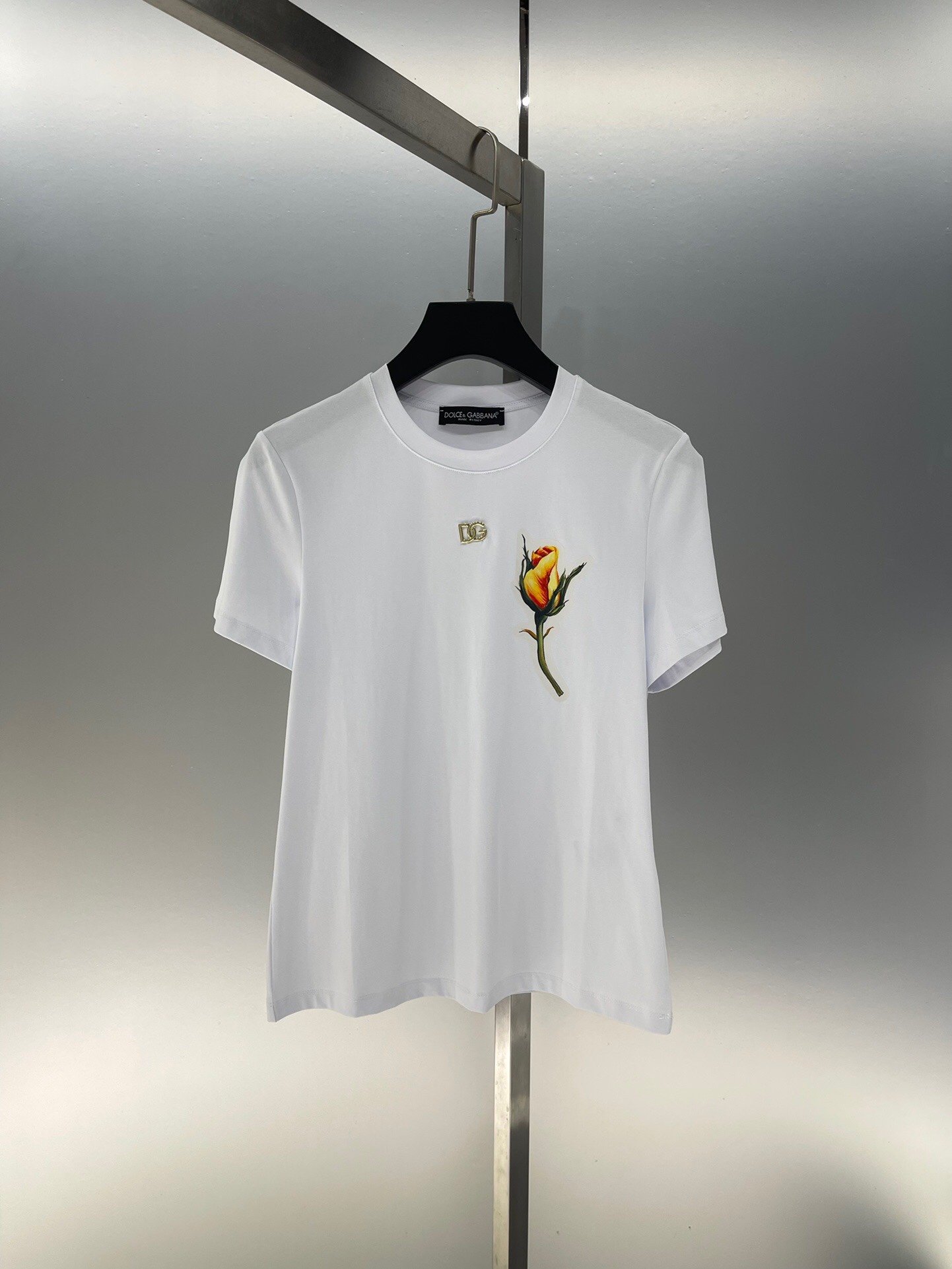 独家首发高端原单品质DOLCE&GAB*ANA24/新款印花胸前一只花逢金属logo短袖修身T恤优雅性感