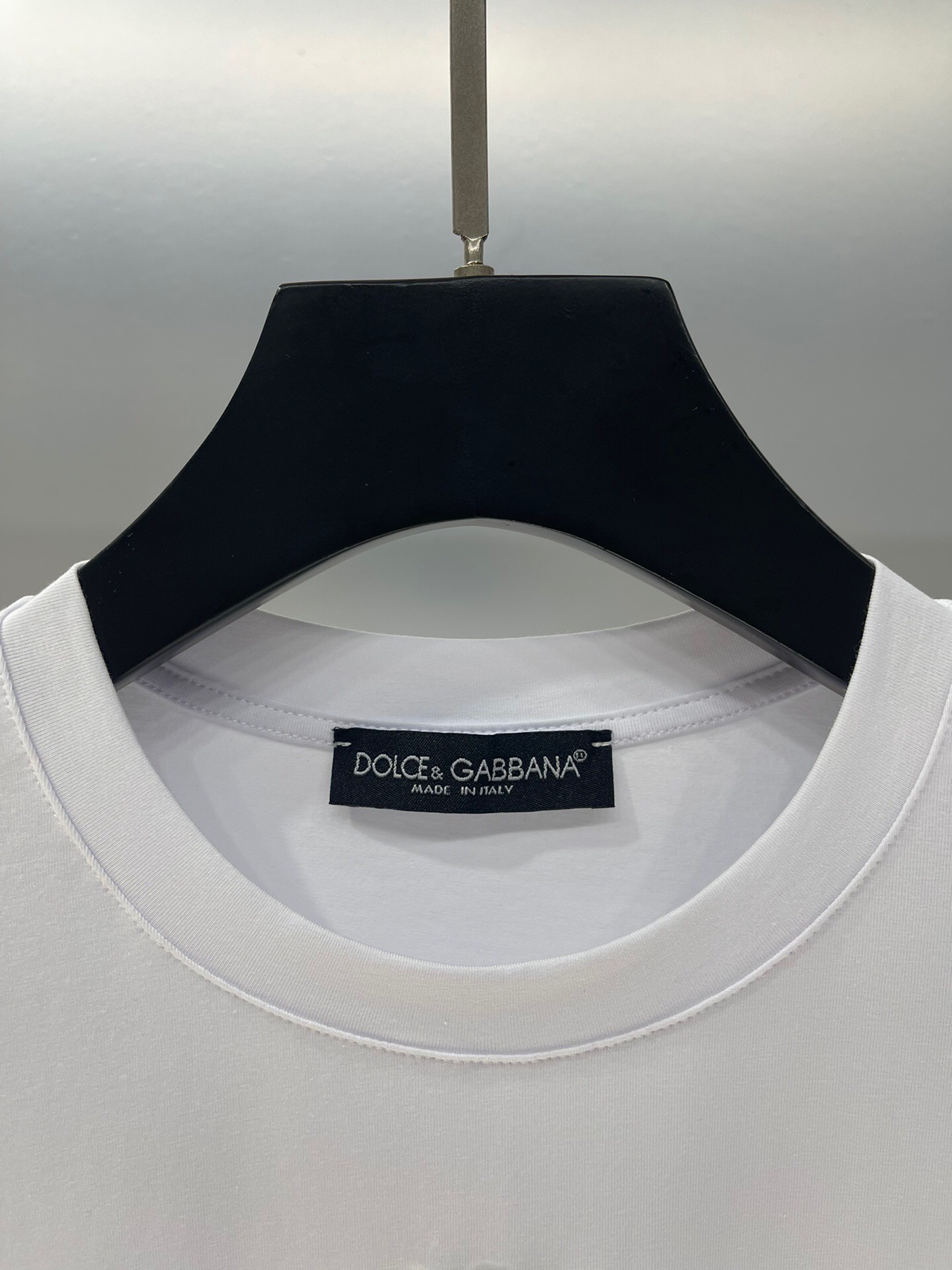 独家首发高端原单品质DOLCE&GAB*ANA24/新款印花胸前一只花逢金属logo短袖修身T恤优雅性感