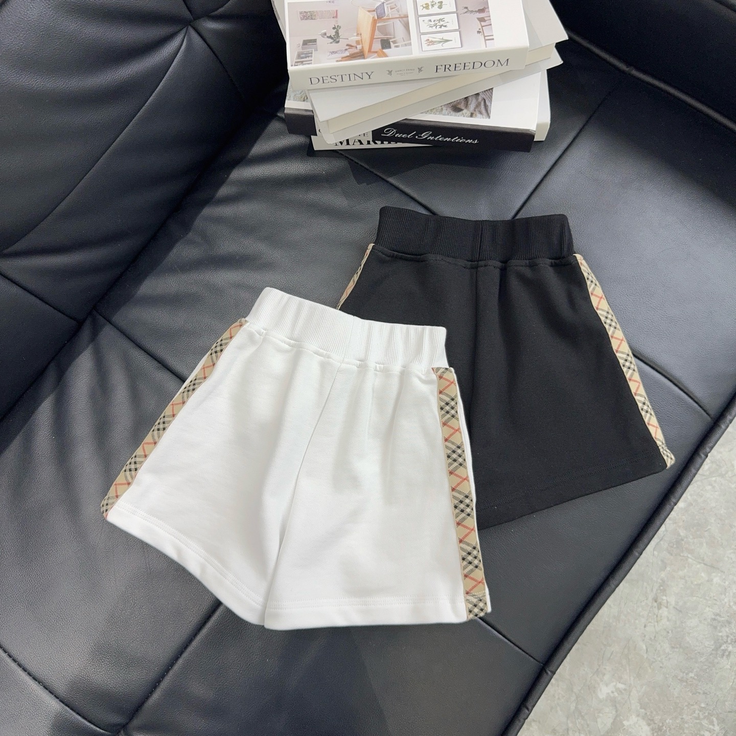 High-End Child Suit with Classic Knitting Shorts: Burber*y 25/New Collection Summary - 图片 7