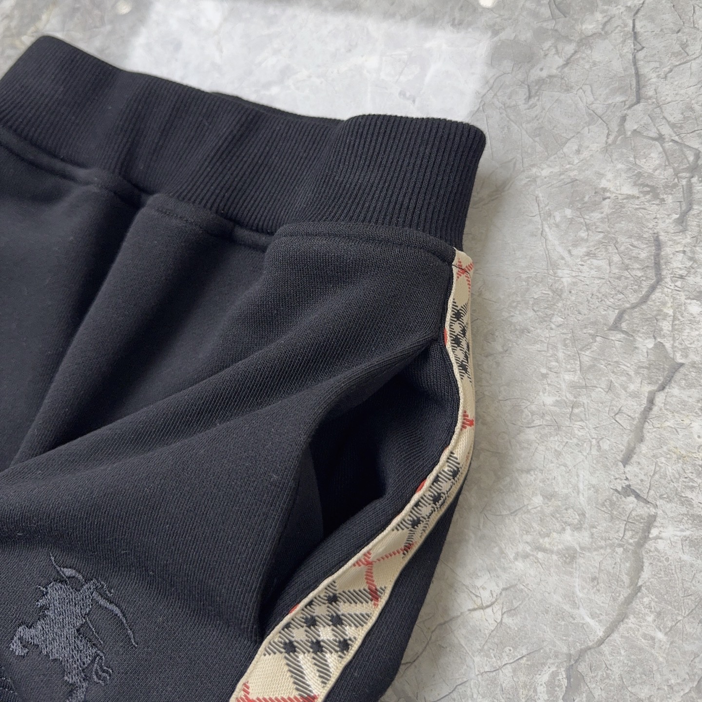 High-End Child Suit with Classic Knitting Shorts: Burber*y 25/New Collection Summary - 图片 3