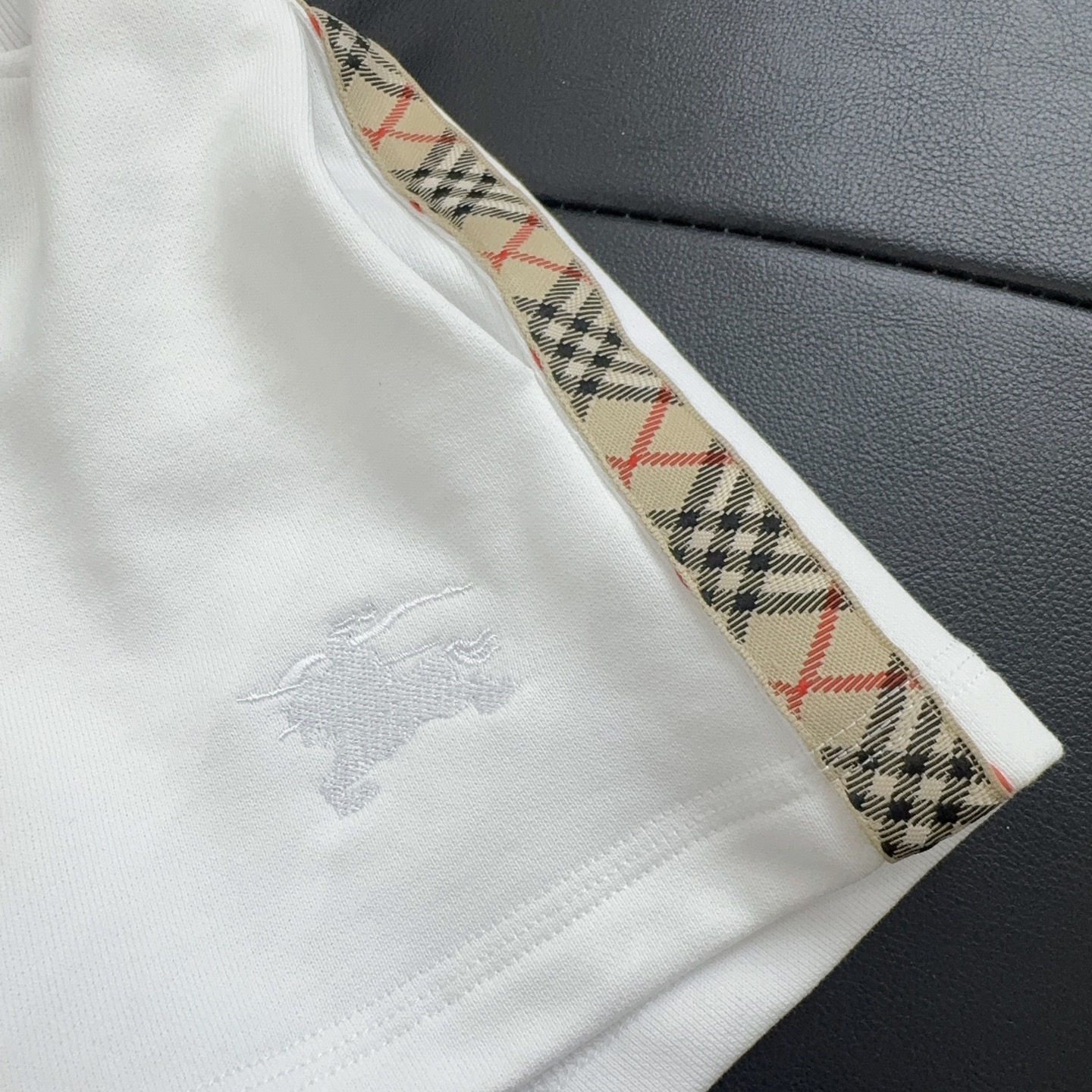 High-End Child Suit: Original Female Suit with Classic Knitting Shorts by Burber*y - 图片 6