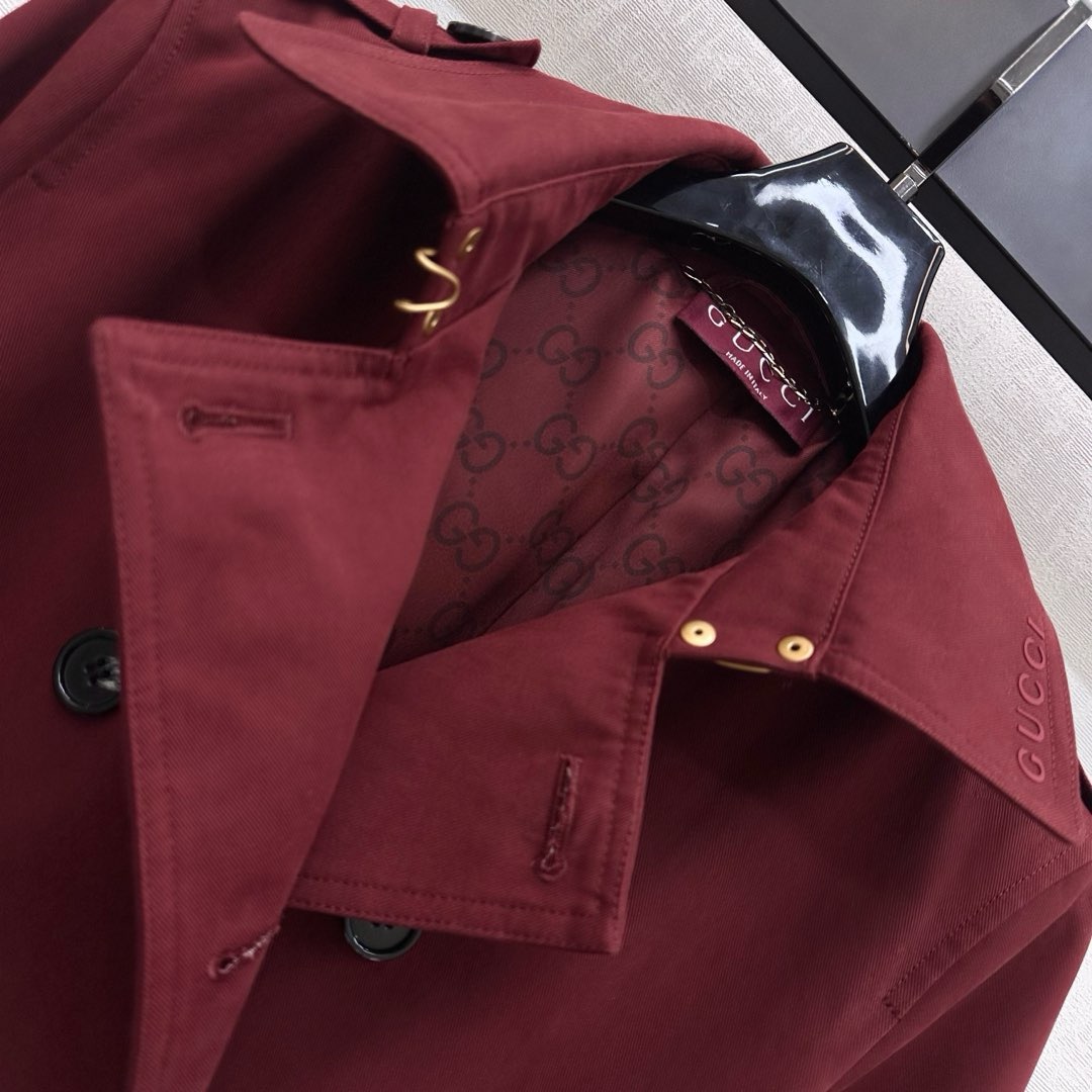 “Stylish Gucci Single-Rate Female Suit with Angolan Red Collar Coat” - 图片 4