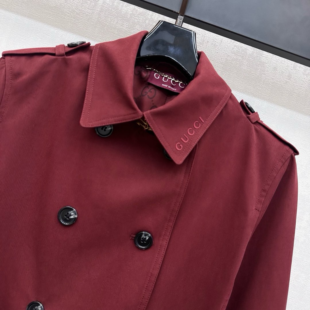 “Stylish Gucci Single-Rate Female Suit with Angolan Red Collar Coat” - 图片 3
