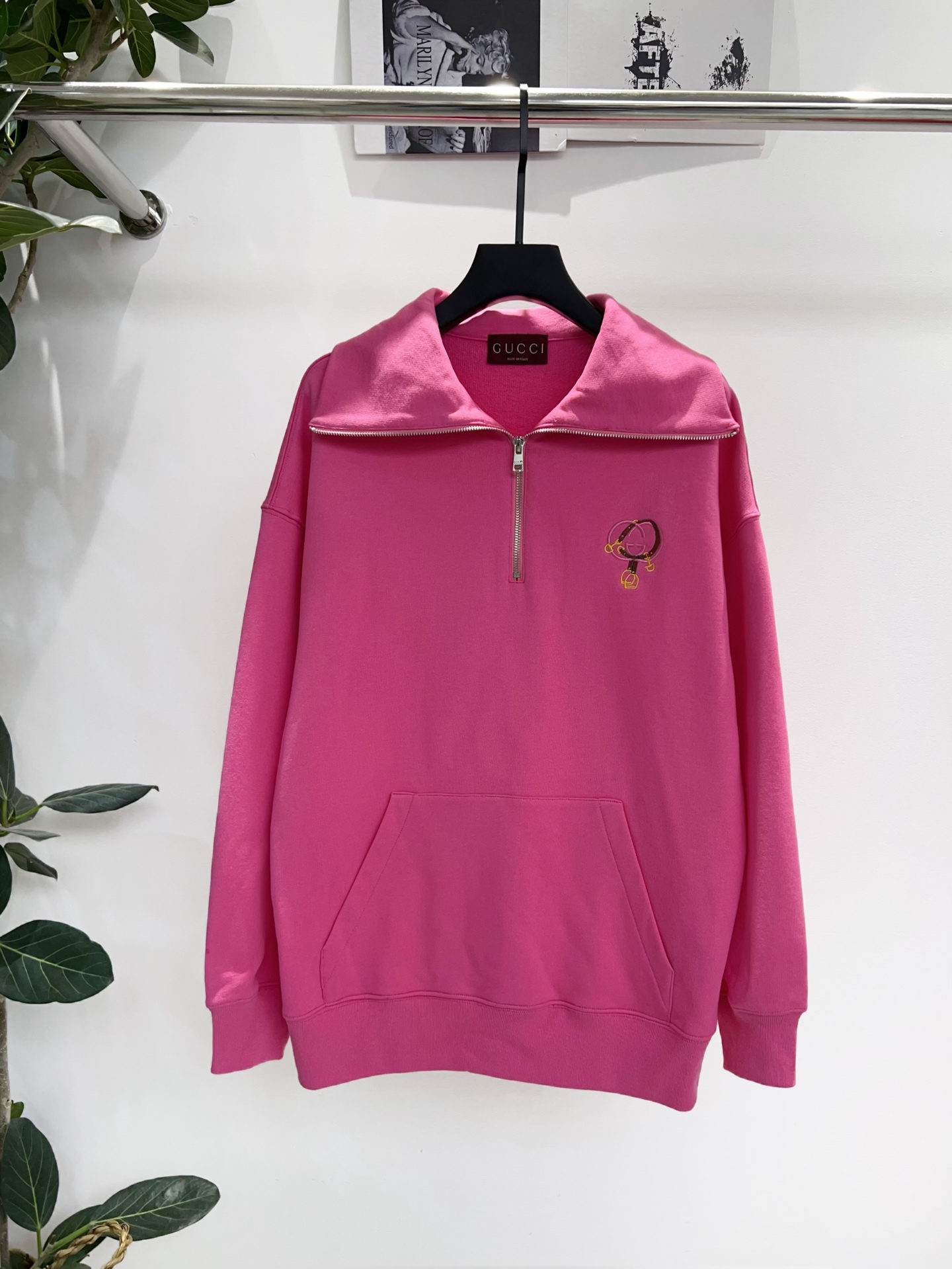 NO:638907,Exclusive first release of original quality Guc*i 26/early spring new Year of the Horse limited edition embroidered chain double G letter logo pattern sweatshirt!  Versatile casual matching series of trousers, same style for men and women. Highly recommended for SML, Gucci-clothing, gucci, gucci, hoodie, sweatshirts, alexander wang19860909独家首发原单品质 Guc*i 26/早春新款马年限定刺绣锁链双G字母logo图案卫衣！百搭休闲可搭配系列长裤 男女同款 强烈推荐入 SML,古驰-服装,gucci,gucci,hoodie,sweatshirts,alexander wang,Women's clothing