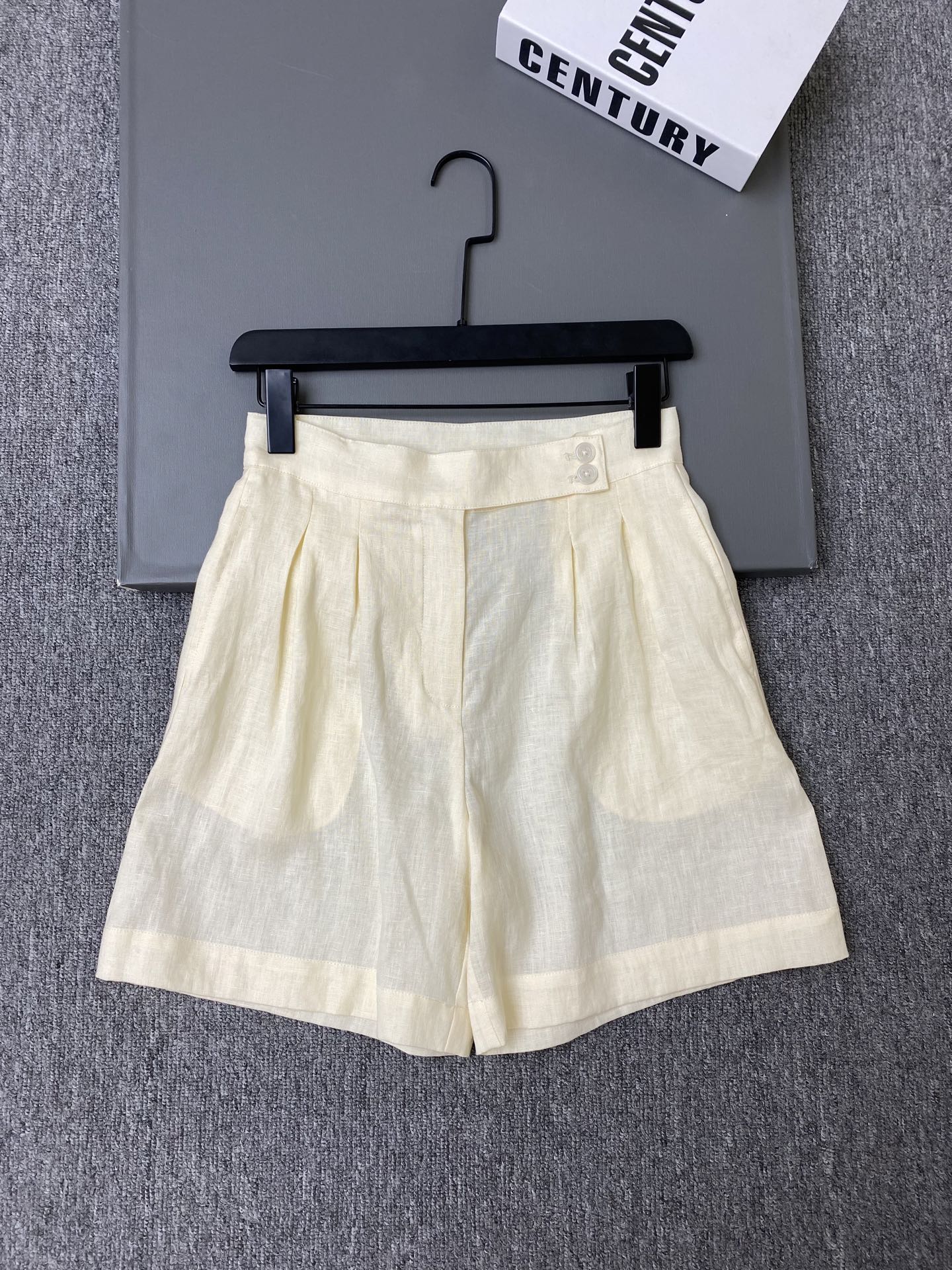 NO:889248,Exclusive first release of original quality Loro Pian*26/new linen skirt!  Elastic waist design, suitable for a variety of body shapes, easy to put on and take off, small A version, simple and elegant, comfortable and fashionable!  Apricot/blue/caramel SML,women's clothing,loro piana,loro piana,skirts,19860909独家首发原单品质 Loro Pian*26/新款亚麻半身裙！松紧腰设计,适合多种身材,穿脱方便,小A版型,简约大方,舒适又时髦！杏色/蓝色/焦糖色SML,女装,loro piana,loro piana,skirts,,Women's clothing