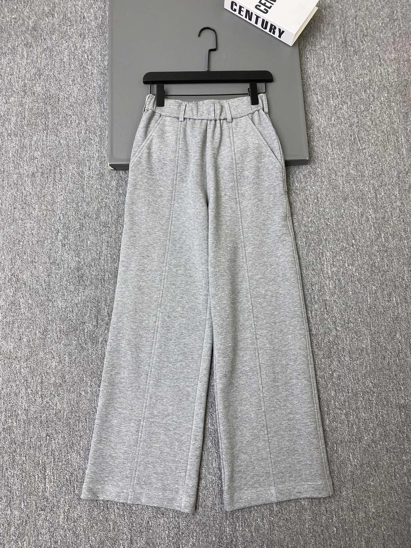 NO:933616,Exclusive first release of original quality Louis Vuit*on 26/new style jogging pants with stitching details!  Gray cotton fabric, high-waisted and wide-leg design, the trouser legs are wide and drapey and not easy to wrinkle. There are obvious longitudinal dividing lines and side pockets on the front, which visually lengthens the leg lines and makes you look super slim!  SML,Louis Vuitton-clothing,louis vuitton,louis vuitton,19860909独家首发原单品质 Louis Vuit*on 26/新款缝线细节慢跑裤！灰色棉质面料,高腰阔腿设计,裤腿宽大有垂坠感不易皱,正面有明显的纵向分割线和侧口袋,视觉上拉长腿部线条,超显瘦！SML,路易威登-服装,louis vuitton,louis vuitton,,Women's clothing