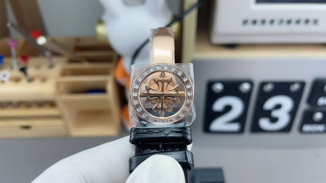 百达翡丽 Patek Philippe 高级成衣风衣外套及大衣服饰 #DC2B65E4 9
