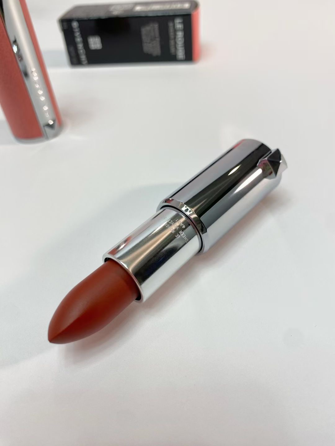 70💰纪梵希粉丝绒口红3.4g，可配中文标

色号：N16.N17.N27.N34.N36.N37.N39