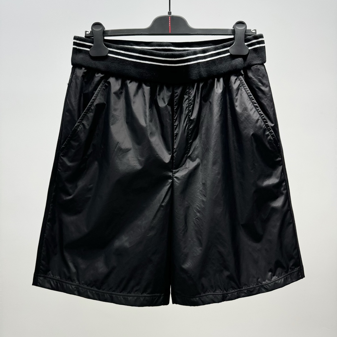 פראדה בגדים מכנסיים קצרים שחור הדפסה גברים קוטן אוסף קיץ רגיל