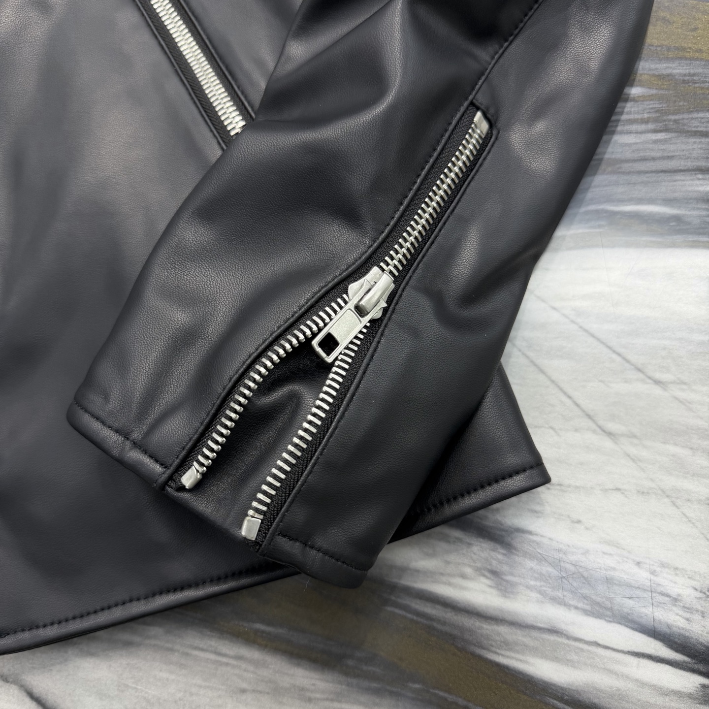 마르지엘라 루즈 스탠드카라 가죽 자켓 113954 이미지 8
