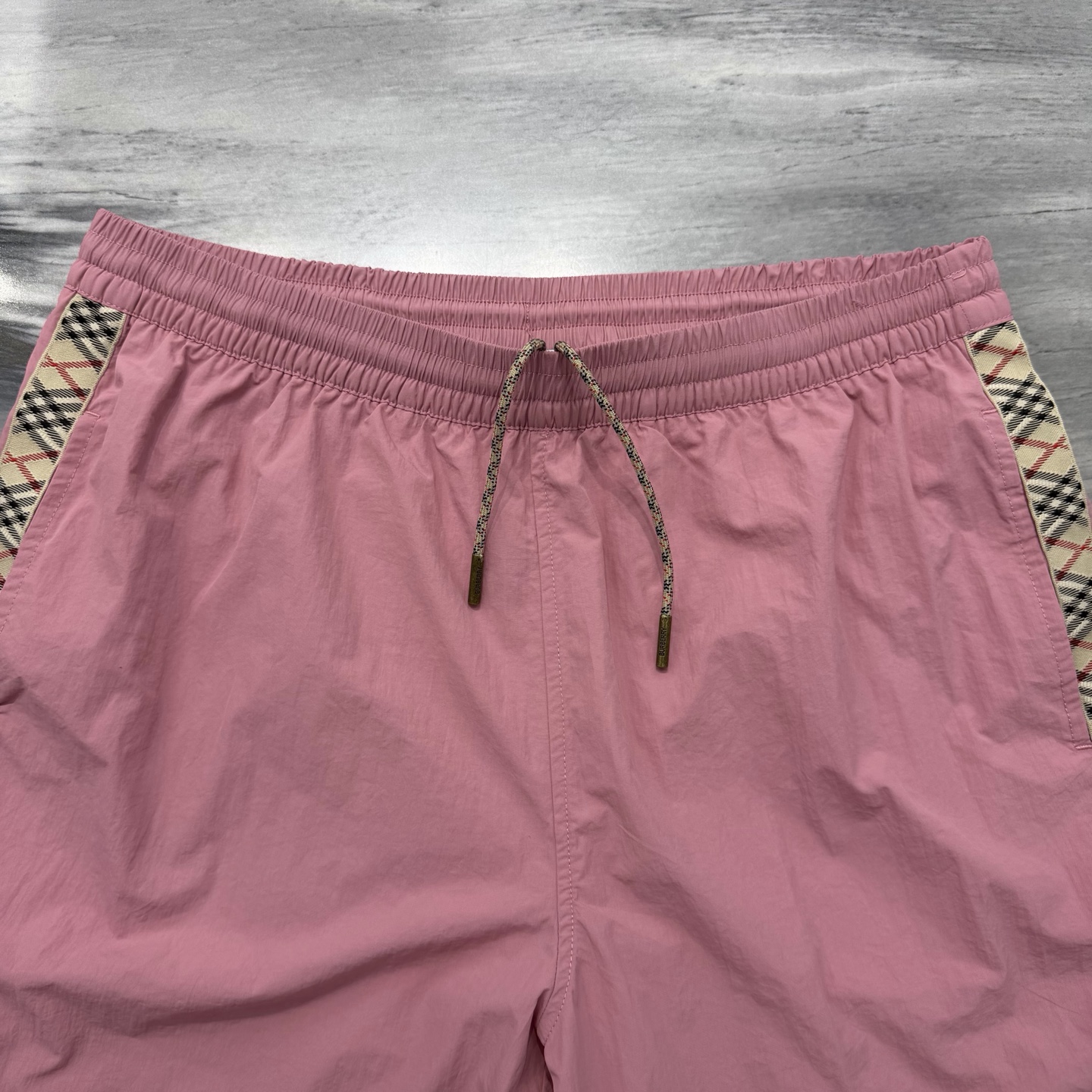 버버리 체크 자수 드로스트링 남성 반바지 113946 이미지 6