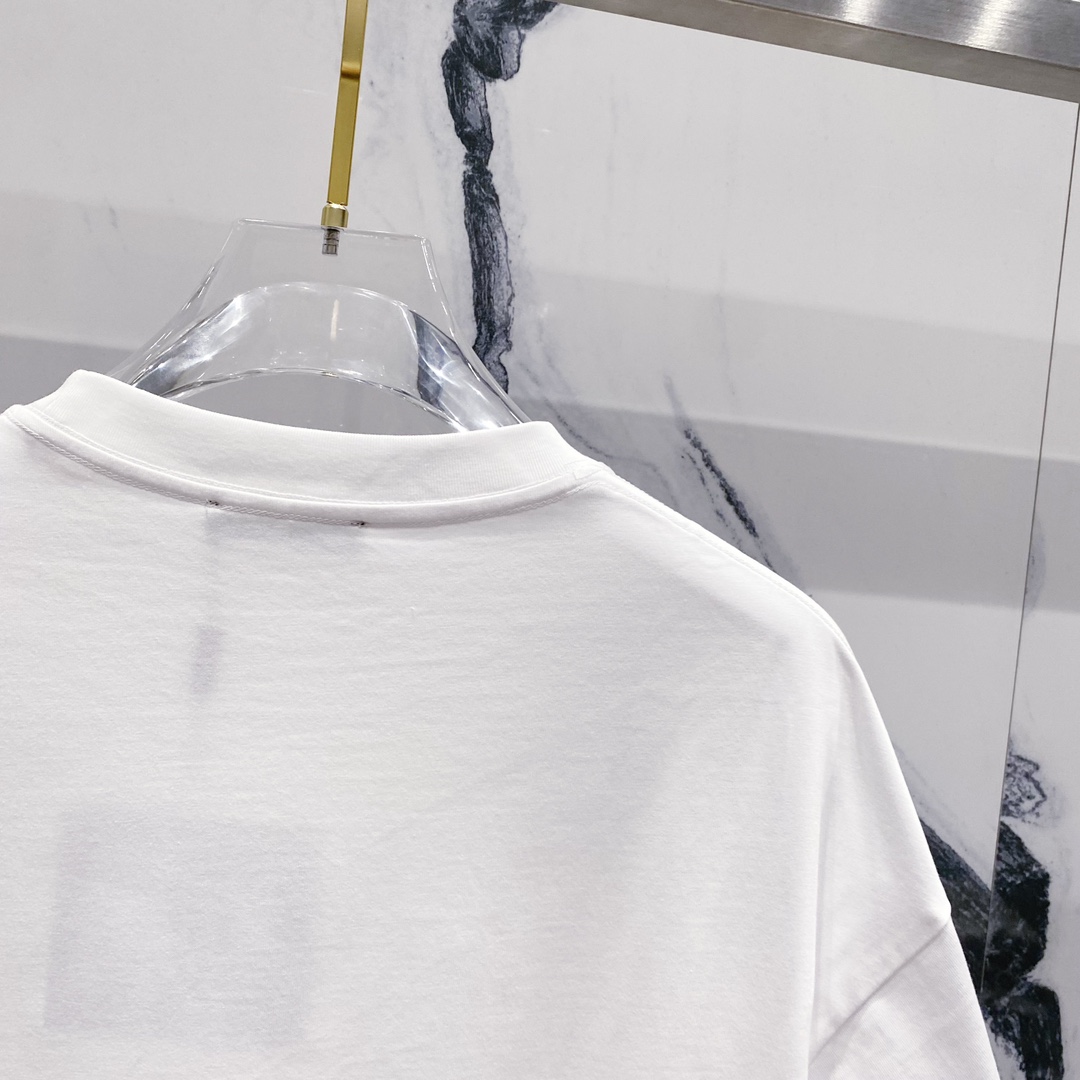 1960s Inspired High Quality T-Shirt with Logo Coins and Original Fabric - 图片 4