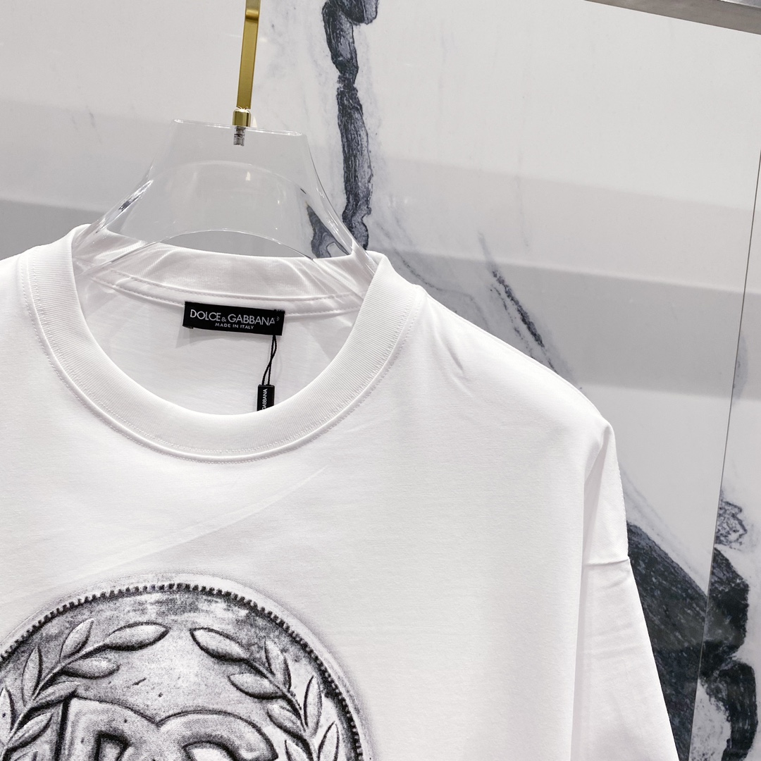1960s Inspired High Quality T-Shirt with Logo Coins and Original Fabric - 图片 3