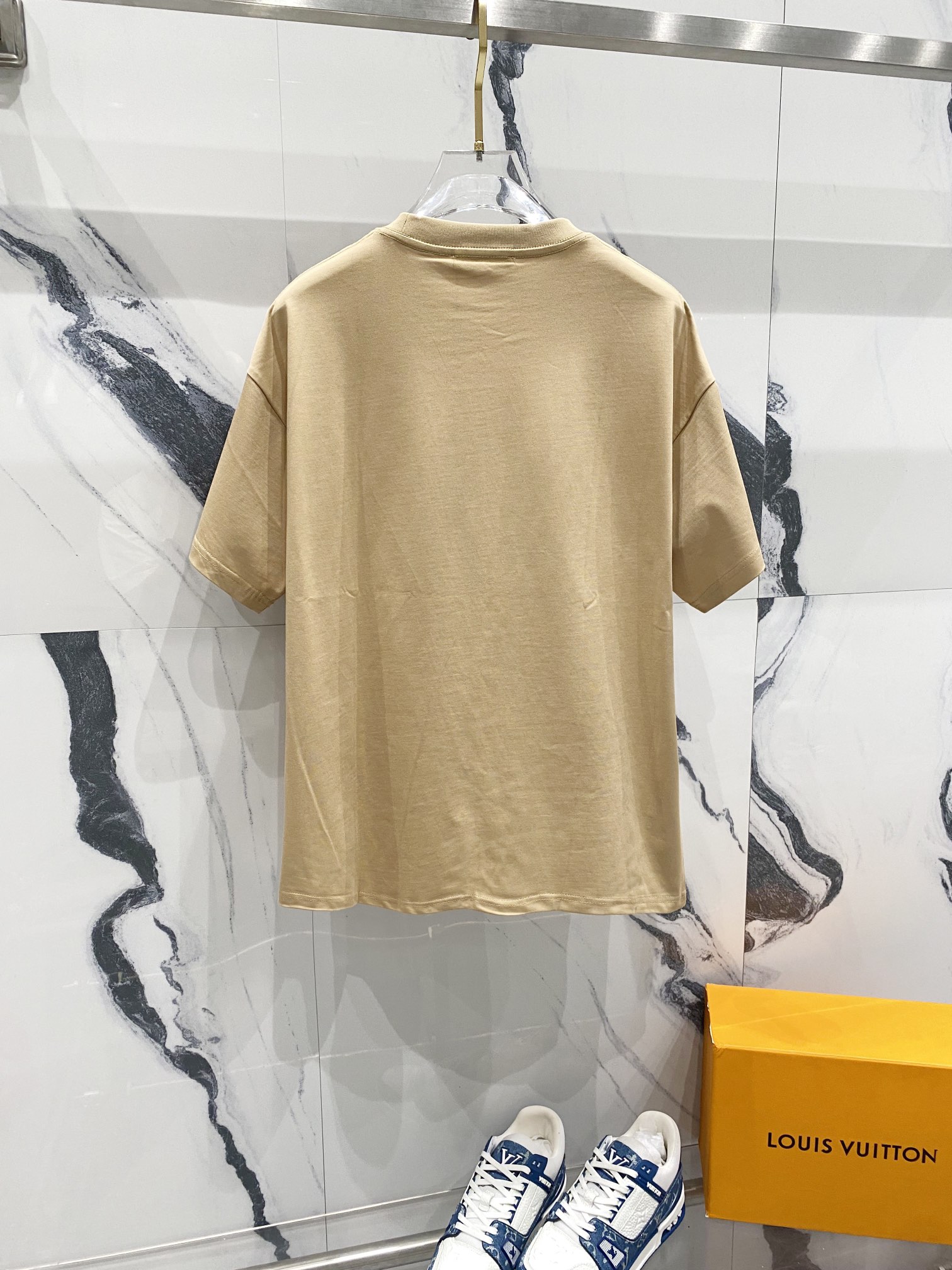 1960s-inspired High-Quality DG Logo T-shirt in Black, White, and Khaki - 图片 2