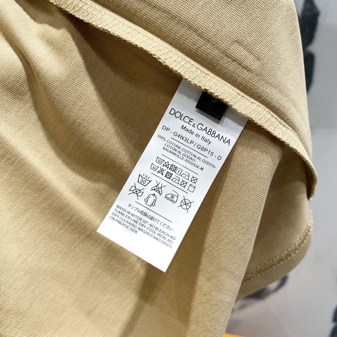 1960s-inspired High-Quality DG Logo T-shirt in Black, White, and Khaki - 图片 9