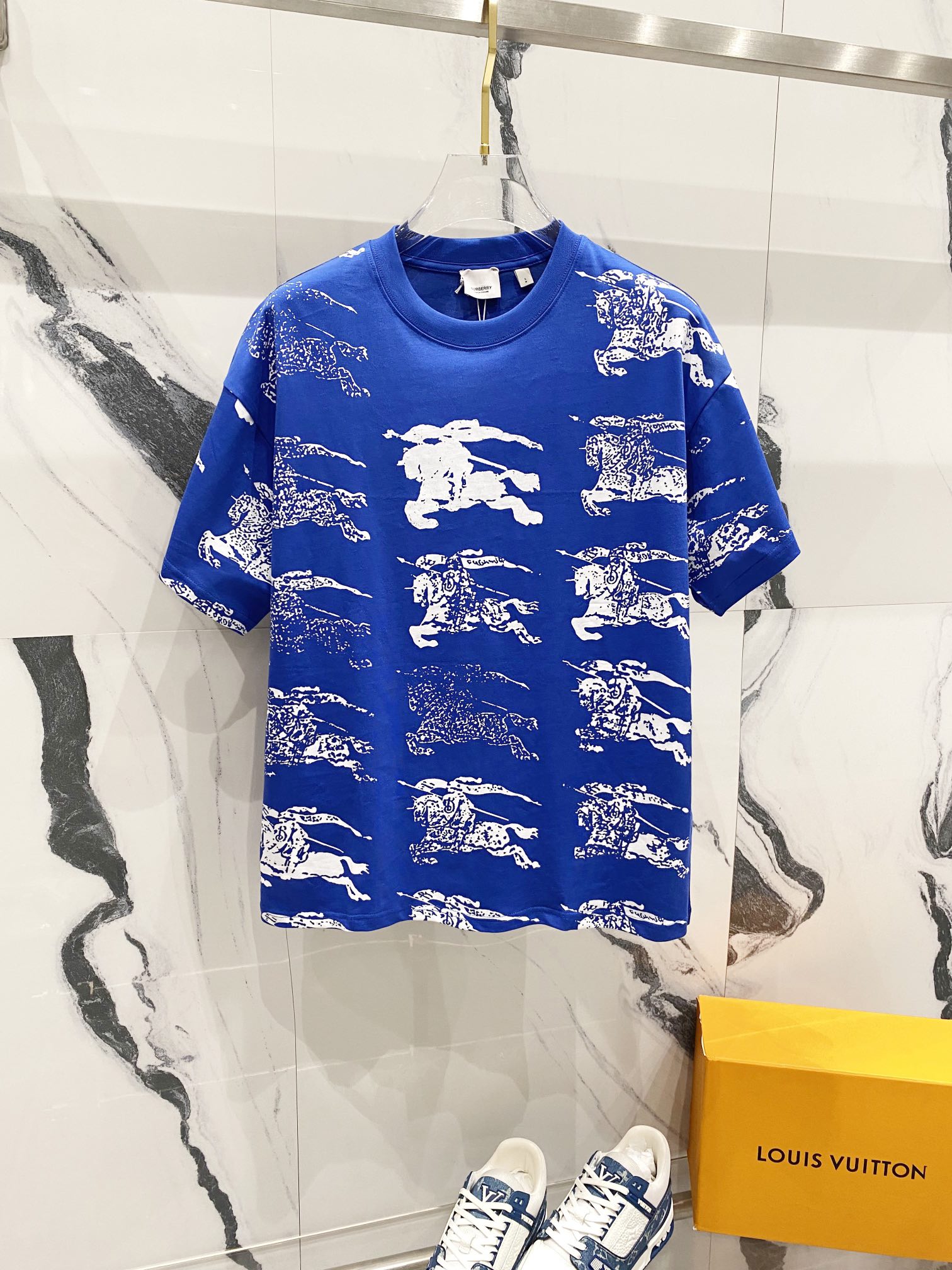 BURBERRY 巴宝莉 260g camiseta de cuello redondo, estampado de logo de caballo de guerra grande, sincronizado con la tienda…