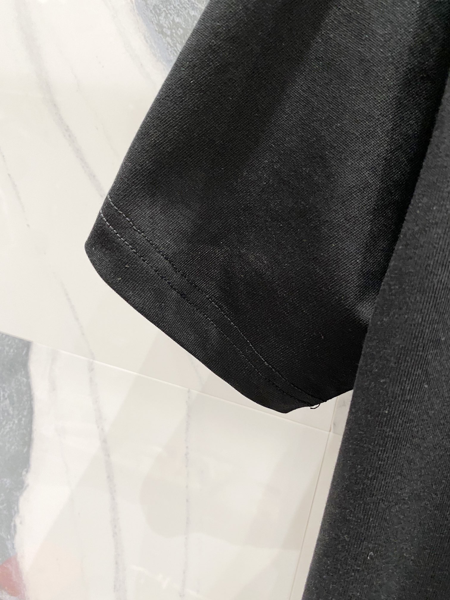 High-Quality Moschino T-shirt with Classic Logo in Various Colors and Sizes - 图片 7