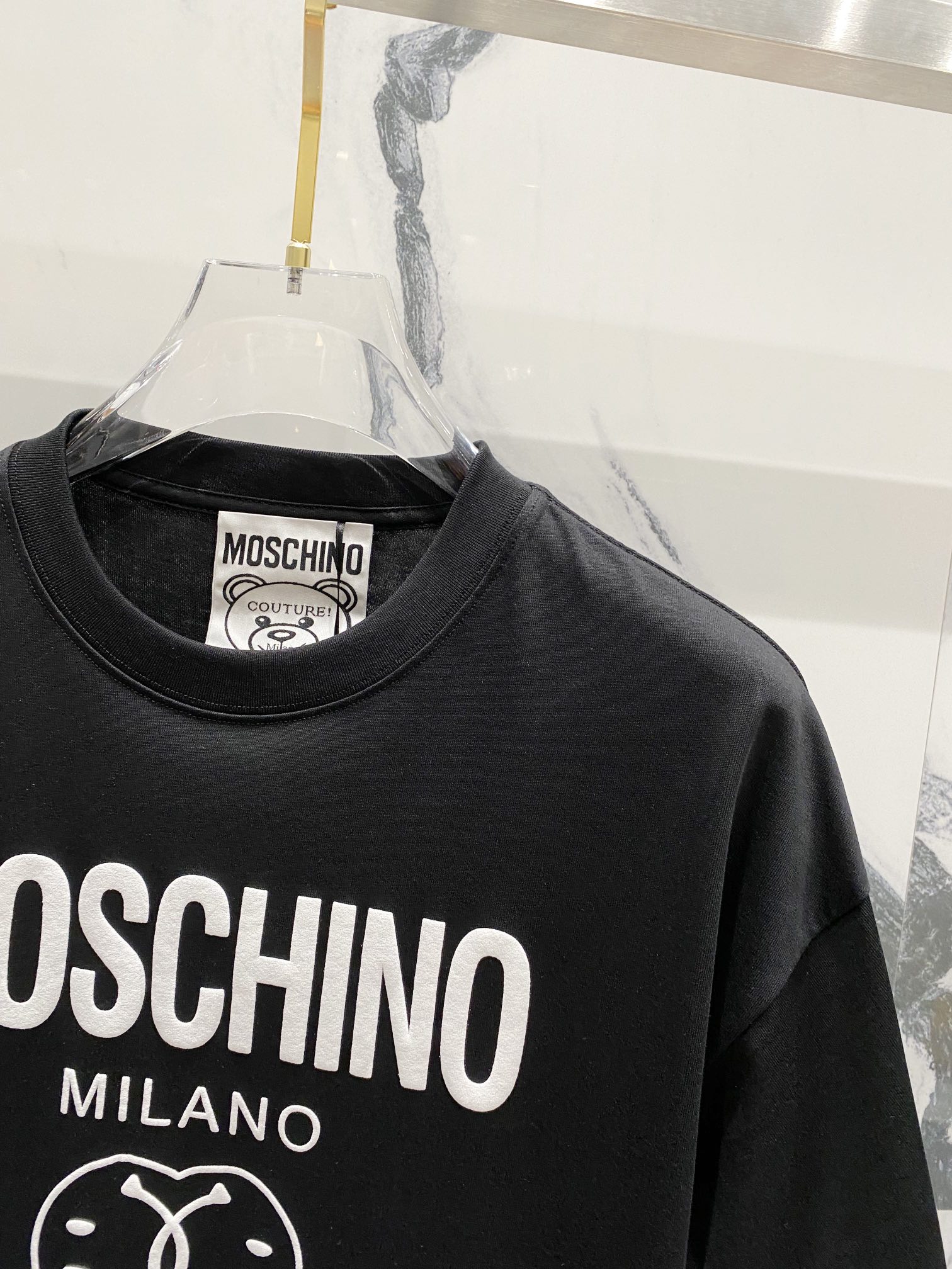 High-Quality Moschino T-shirt with Classic Logo in Various Colors and Sizes - 图片 3