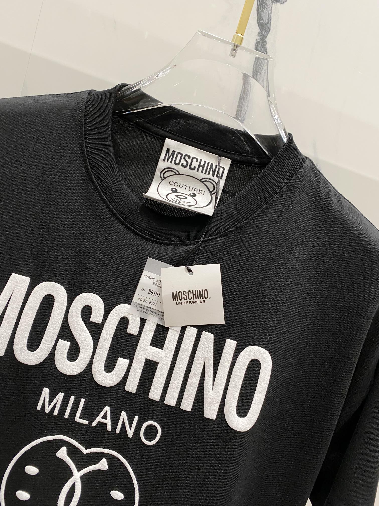 High-Quality Moschino T-shirt with Classic Logo in Various Colors and Sizes - 图片 5
