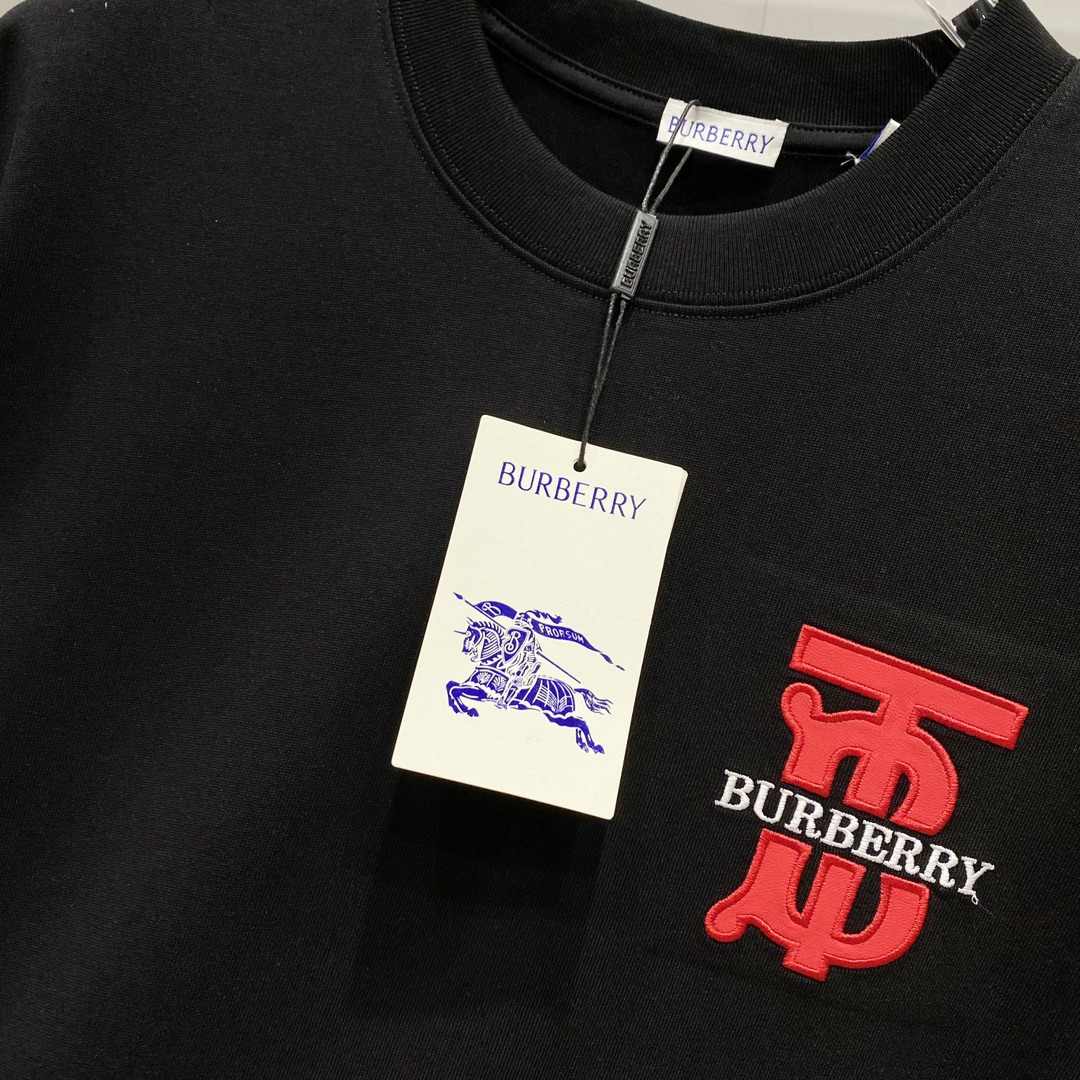 Burberry Cotton T-Shirt with TB Monogram Patch - Classic Fit 6 i1734285040 3081 8