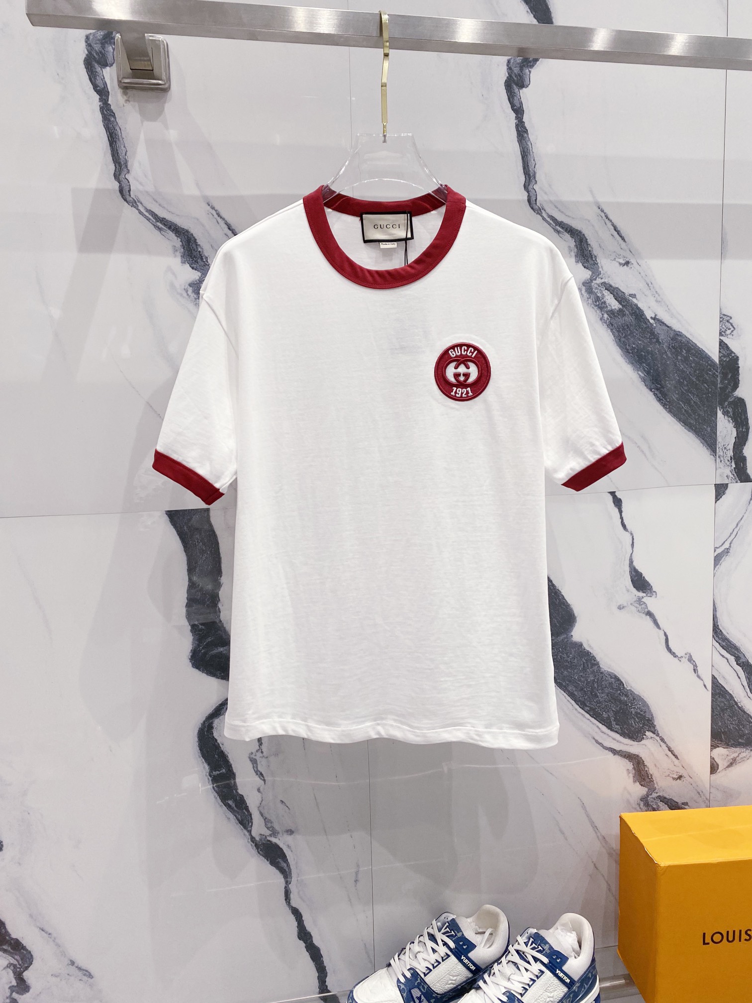 GUCCI Gucci Camiseta de manga corta de cuello redondo de 320 g, logo de letras 1921 bordado en el cuello en contraste d…