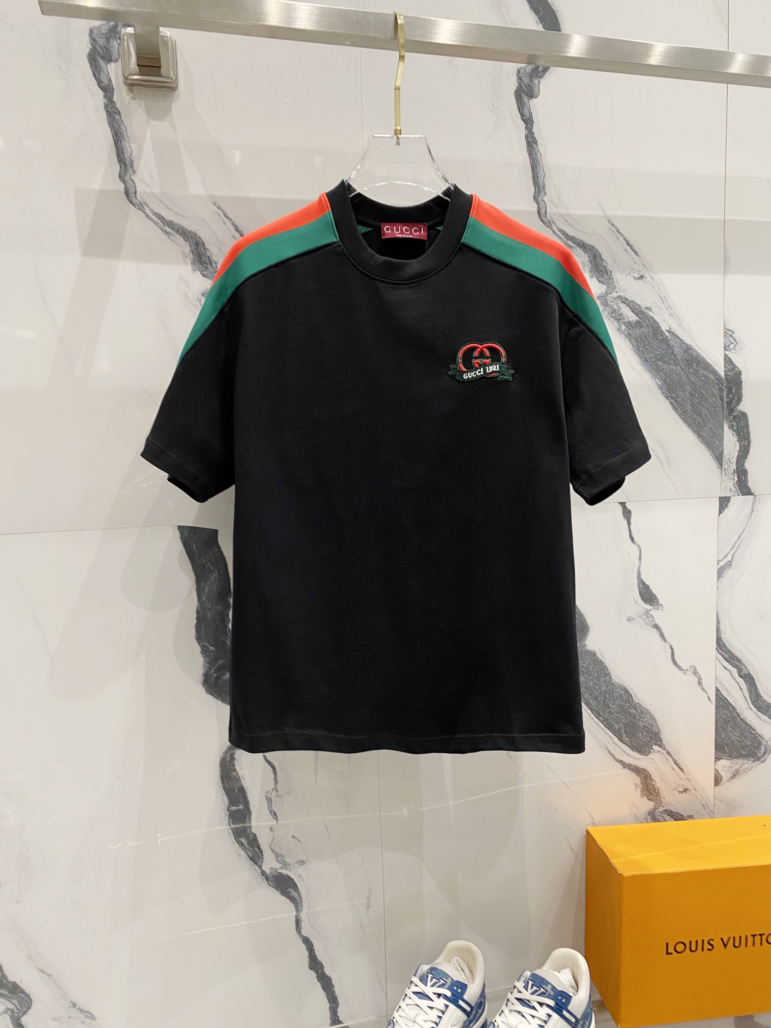 High-Quality GucCI T-Shirt Replica with 1921 Logo and Water Wash Finish - 图片 1