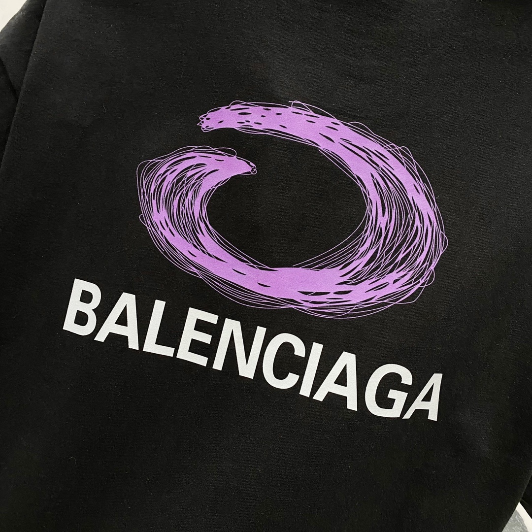 🅿️95
BALENCIAGA巴黎世家洗水260克圆领短袖
前后幅品牌字母印花LOGO标识设计
官方同步  1:1原版开模
时尚个性  百搭潮流
纯原品质  原版洗水面料
吊牌 领标 水洗麦 三标齐全
颜色: 黑色.白色.
尺码：S-XL