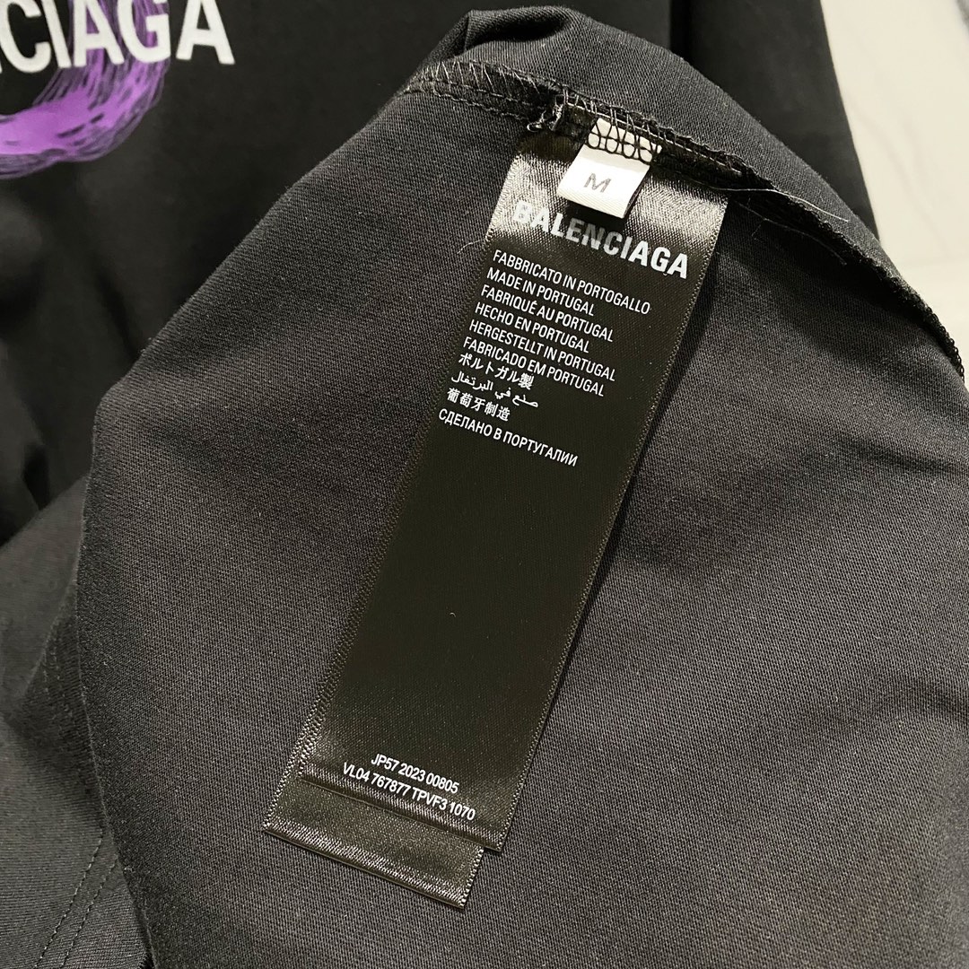 🅿️95
BALENCIAGA巴黎世家洗水260克圆领短袖
前后幅品牌字母印花LOGO标识设计
官方同步  1:1原版开模
时尚个性  百搭潮流
纯原品质  原版洗水面料
吊牌 领标 水洗麦 三标齐全
颜色: 黑色.白色.
尺码：S-XL