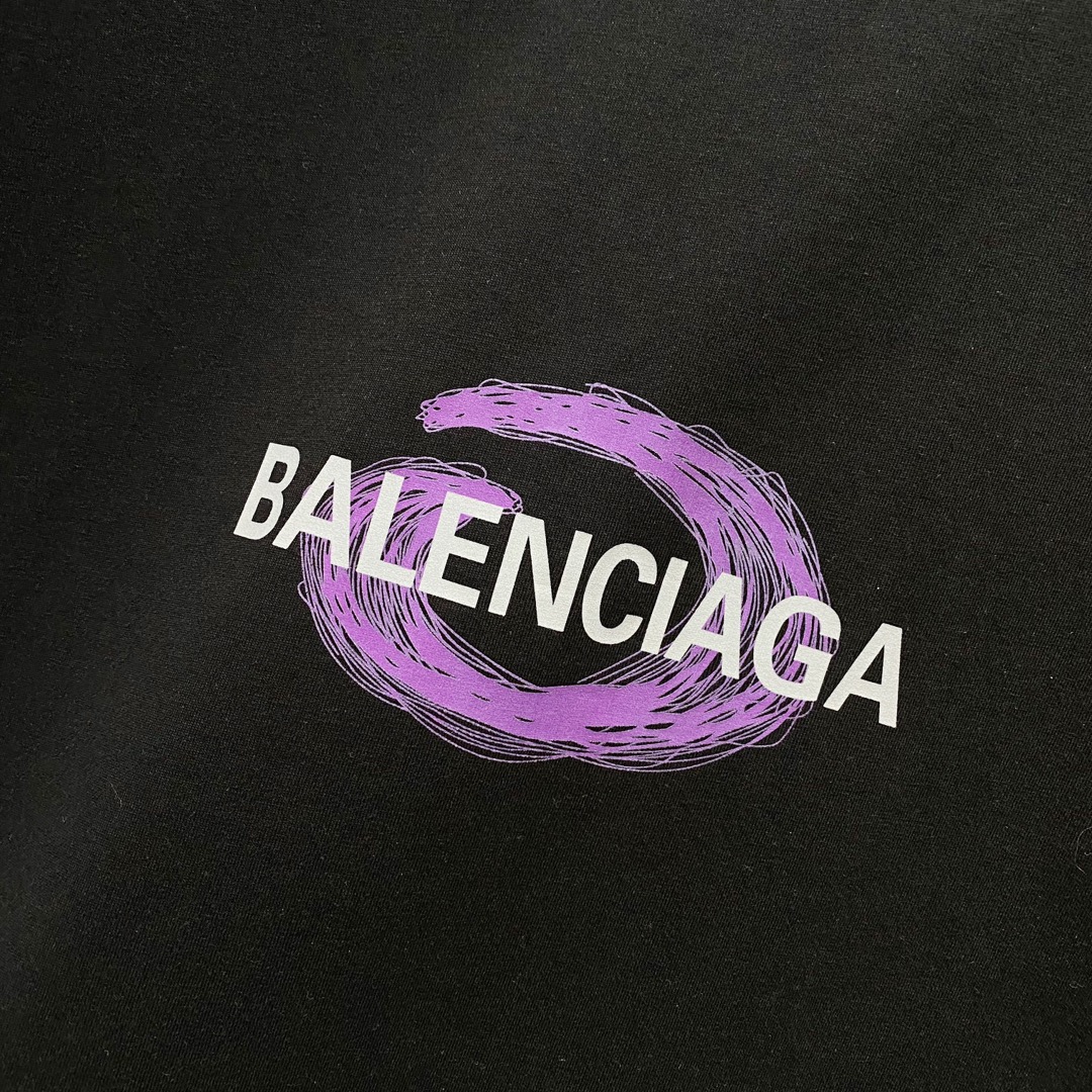 🅿️95
BALENCIAGA巴黎世家洗水260克圆领短袖
前后幅品牌字母印花LOGO标识设计
官方同步  1:1原版开模
时尚个性  百搭潮流
纯原品质  原版洗水面料
吊牌 领标 水洗麦 三标齐全
颜色: 黑色.白色.
尺码：S-XL