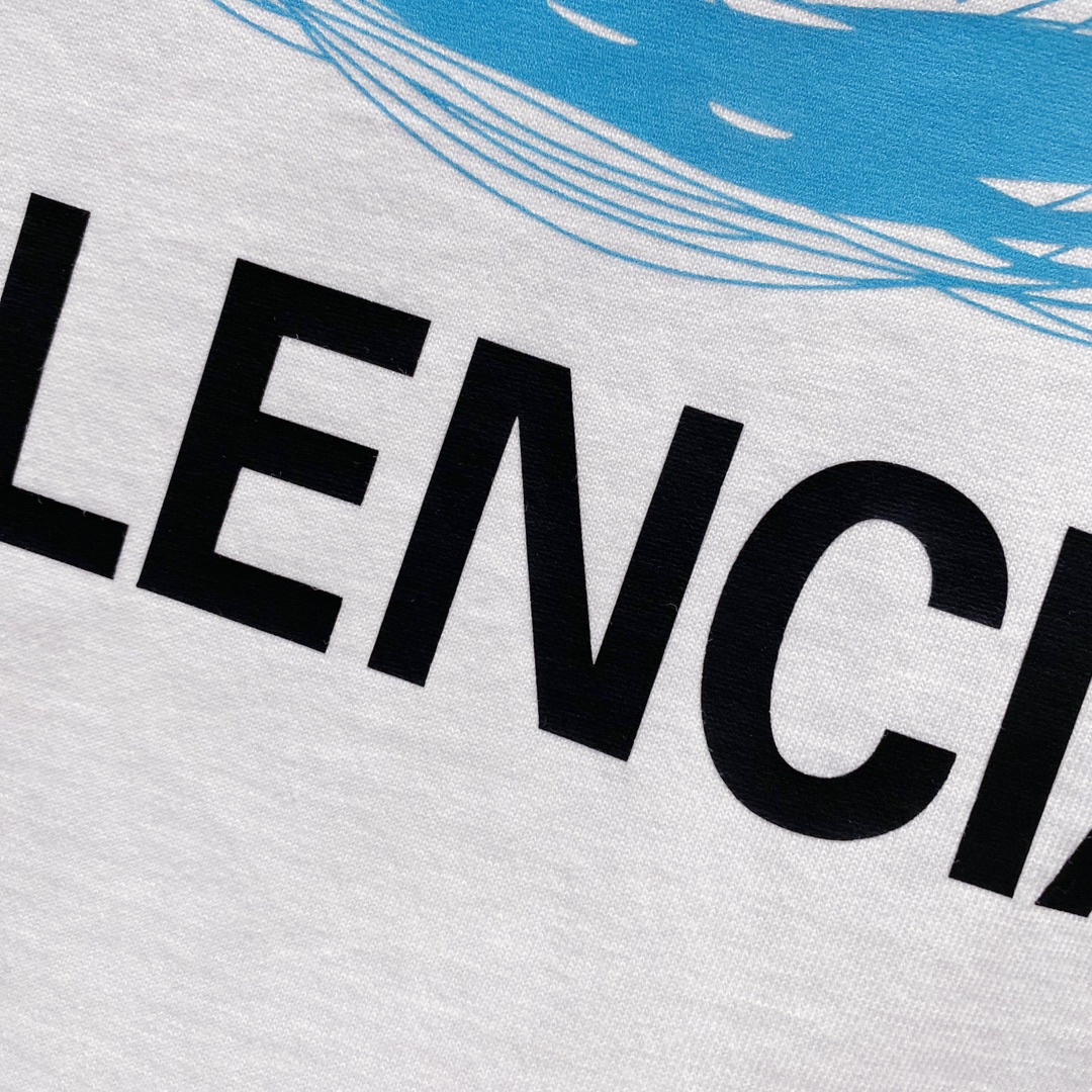 P80
BALENCIAGA巴黎世家洗水260克圆领短袖
前后幅品牌字母印花LOGO标识设计
官方同步  1:1原版开模
时尚个性  百搭潮流
纯原品质  原版洗水面料
吊牌 领标 水洗麦 三标齐全
颜色: 黑色.白色.
尺码：S-XL