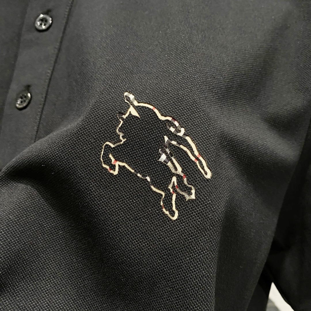  
BURBERRY 巴宝莉 翻领POLO衫
经典简约格纹镂空战马LOGO小标
官方同步  商务首选
时