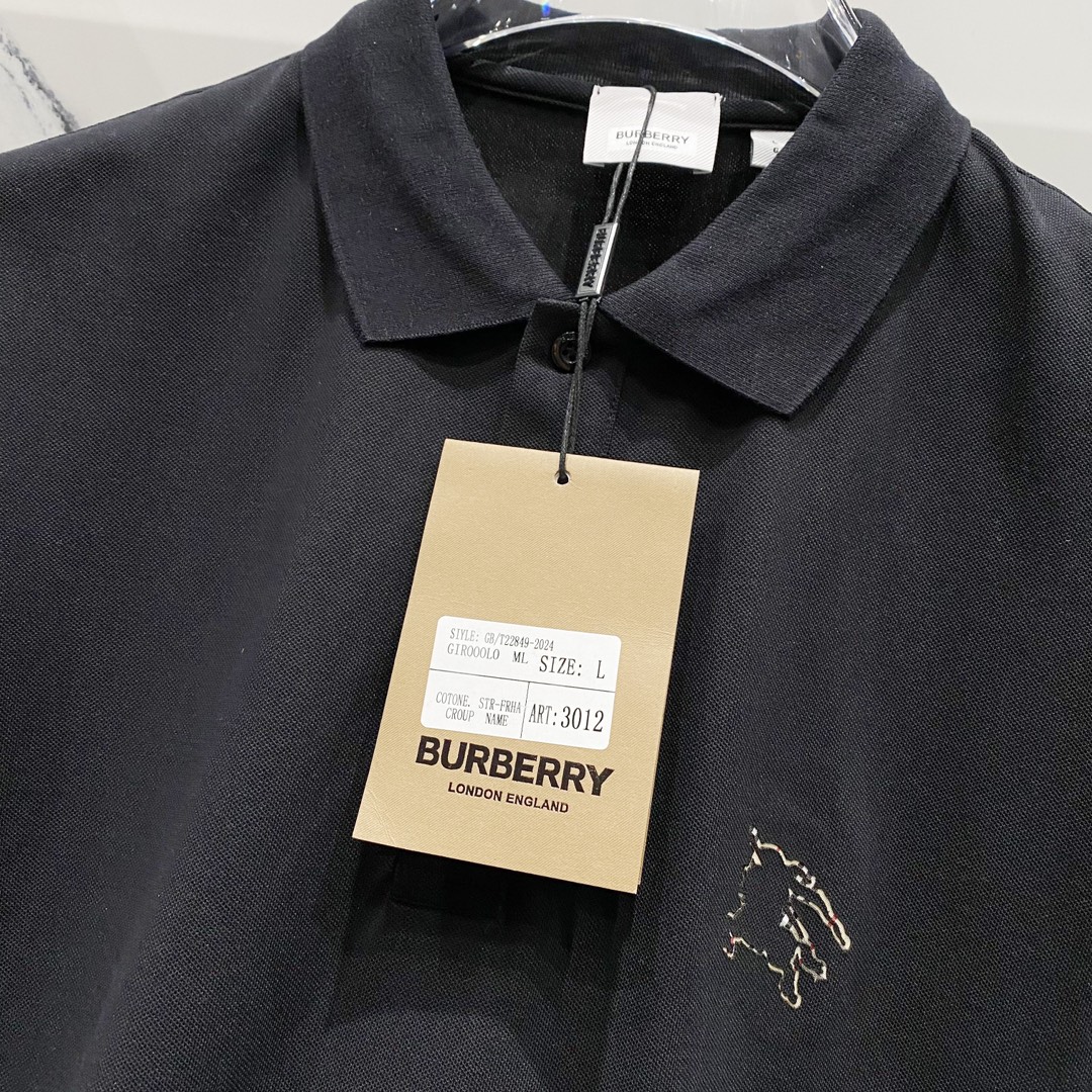  
BURBERRY 巴宝莉 翻领POLO衫
经典简约格纹镂空战马LOGO小标
官方同步  商务首选
时