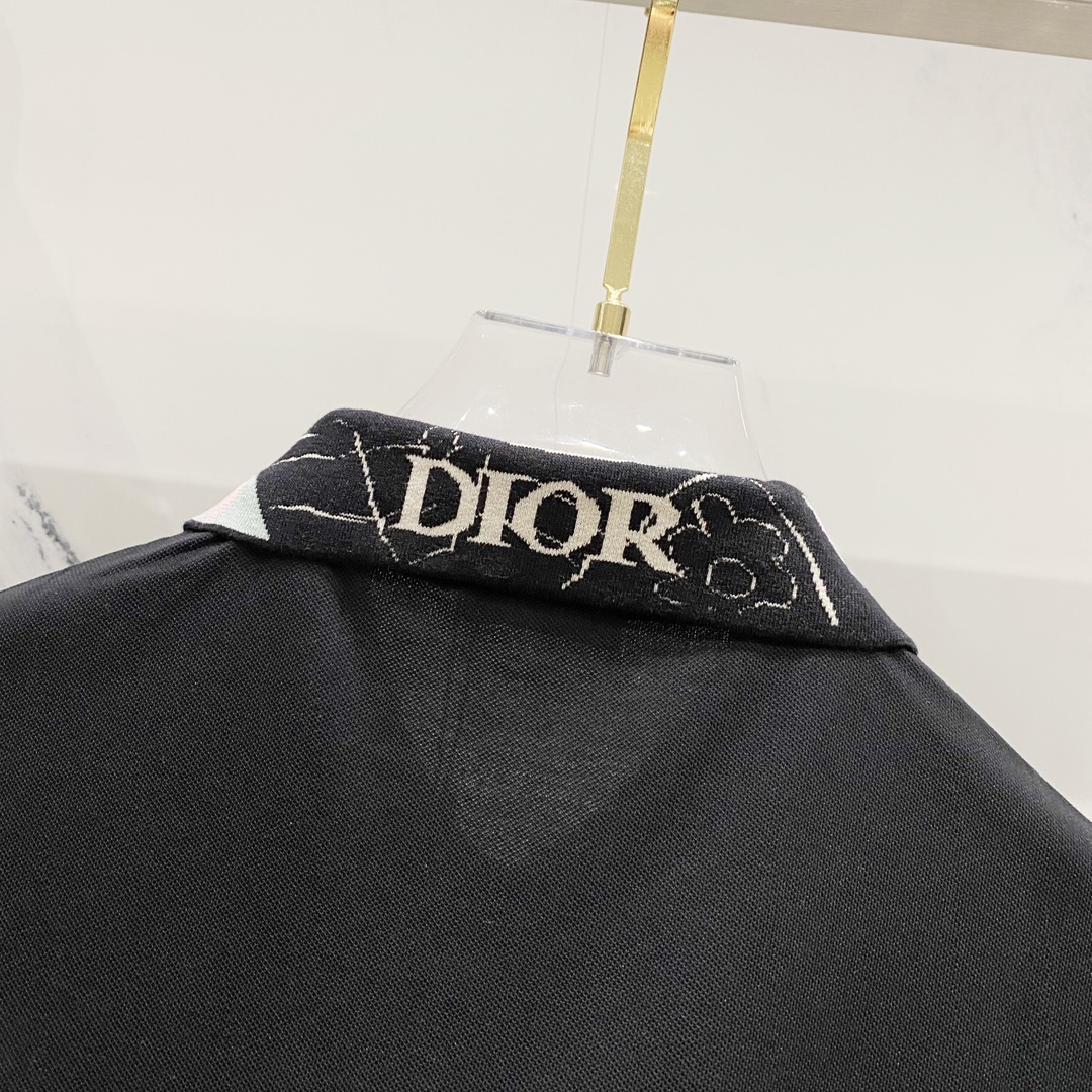  
DIOR 迪奥 翻领POLO衫
领口花瓣字母刺绣🪡LOGO小标设计
官方同步  商务首选
时尚个性 