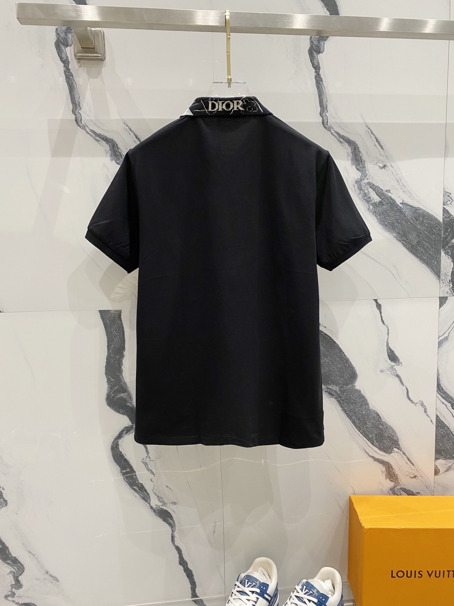  
DIOR 迪奥 翻领POLO衫
领口花瓣字母刺绣🪡LOGO小标设计
官方同步  商务首选
时尚个性 