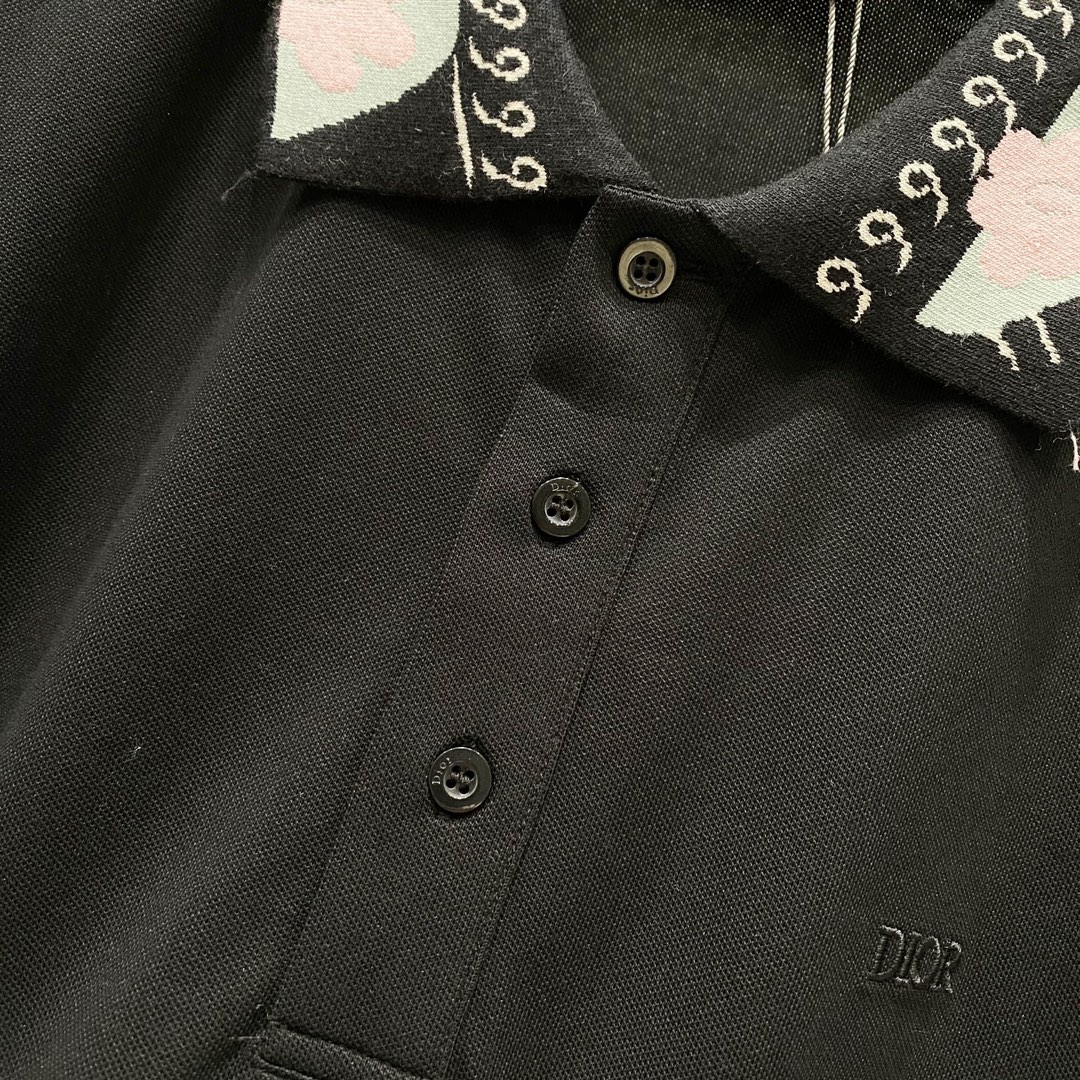  
DIOR 迪奥 翻领POLO衫
领口花瓣字母刺绣🪡LOGO小标设计
官方同步  商务首选
时尚个性 