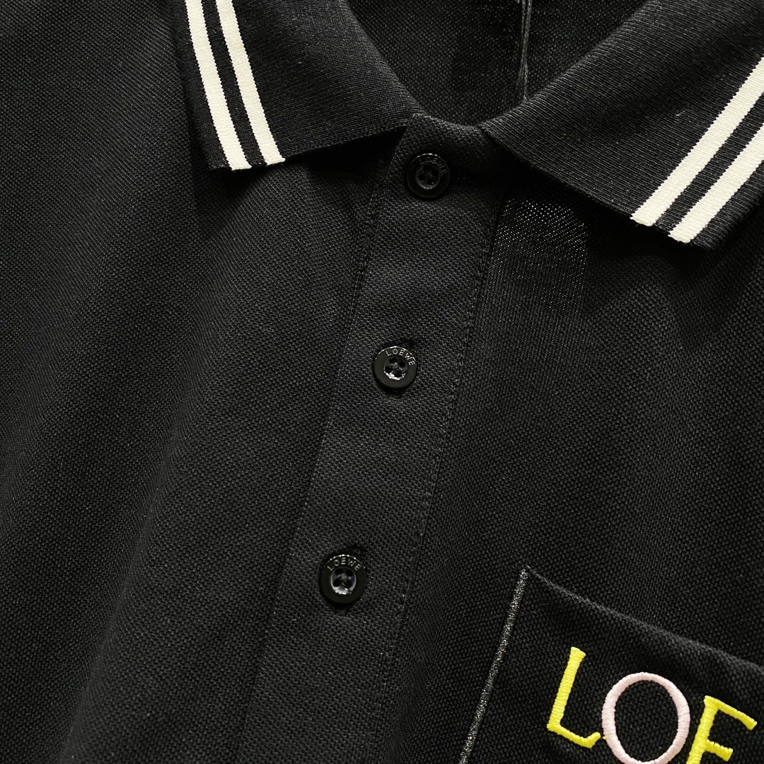 
LOEWE 罗意威 翻领POLO衫
七彩字母图腾刺绣🪡LOGO口袋设计
官方同步  商务首选
时尚个