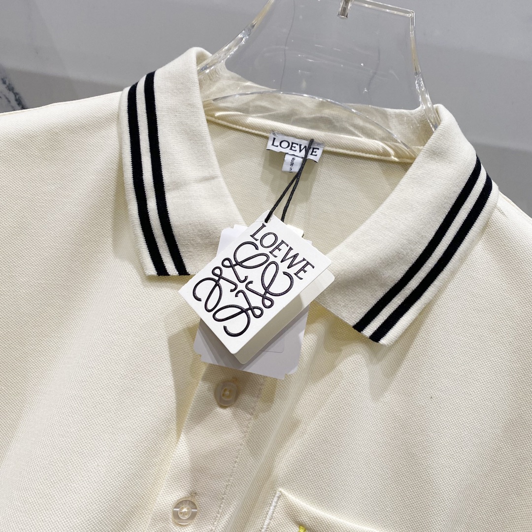  
LOEWE 罗意威 翻领POLO衫
七彩字母图腾刺绣🪡LOGO口袋设计
官方同步  商务首选
时尚个