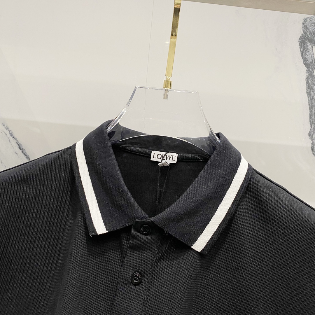  
LOEWE 罗意威 翻领POLO衫
编织撞色领口精致小LOGO刺绣🪡标识
官方同步  商务首选
时尚