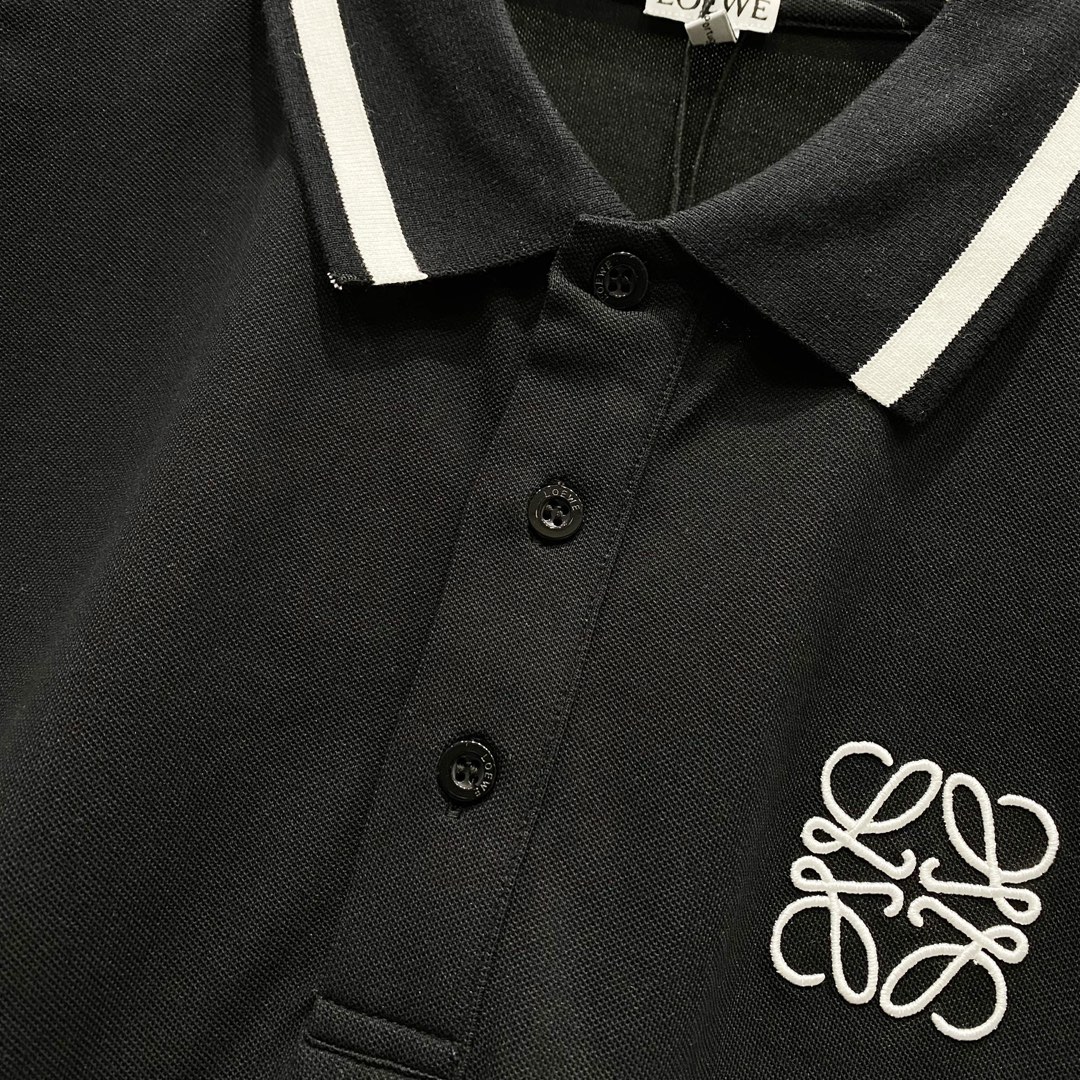  
LOEWE 罗意威 翻领POLO衫
编织撞色领口精致小LOGO刺绣🪡标识
官方同步  商务首选
时尚
